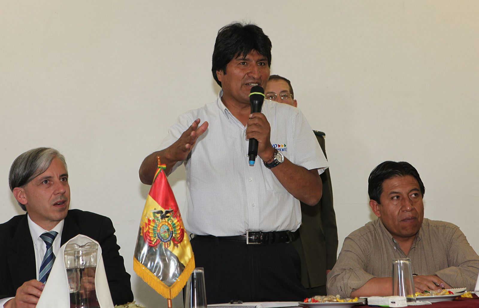 El presidente de Bolivia, Evo Morales (c), el canciller, David Choquehuanca (d), y el vicepresidente, Álvaro García Linera (i)