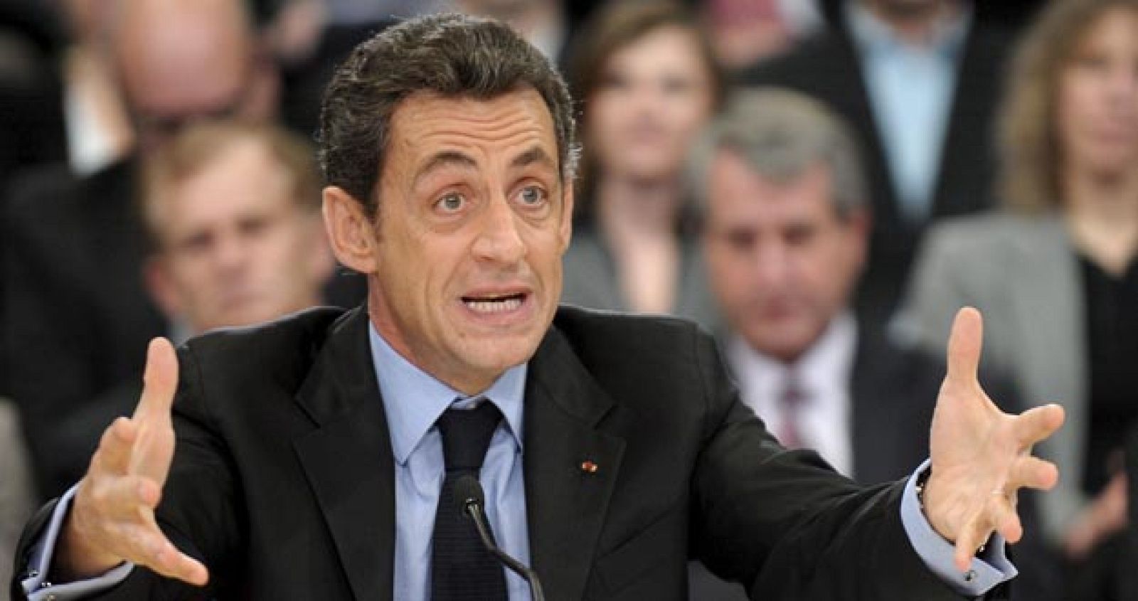 Sarkozy aprovecha el referéndum suizo para apoyar el debate de