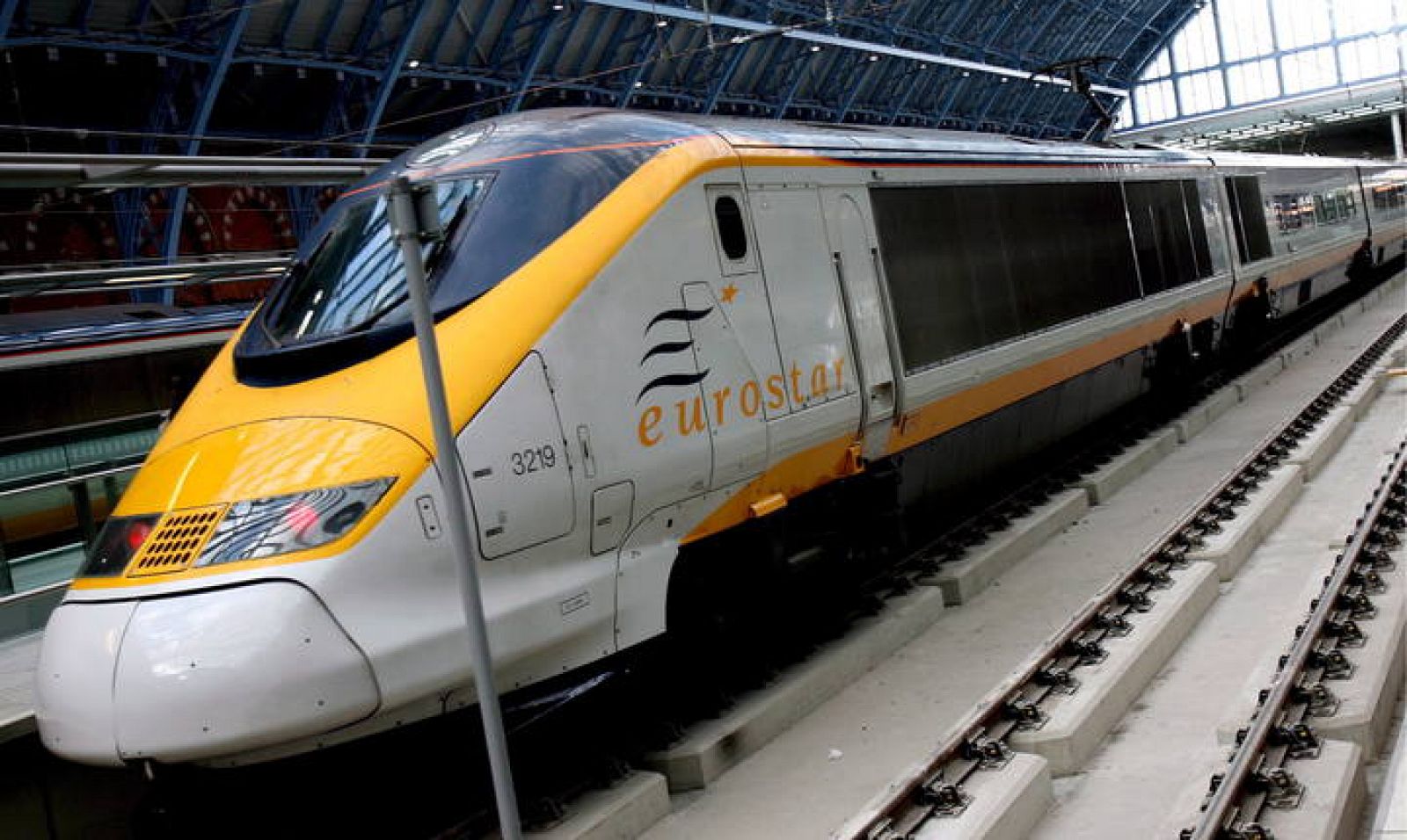 Un Fallo En Un Tren De Eurostar Obliga A Rescatar A Mas De 700