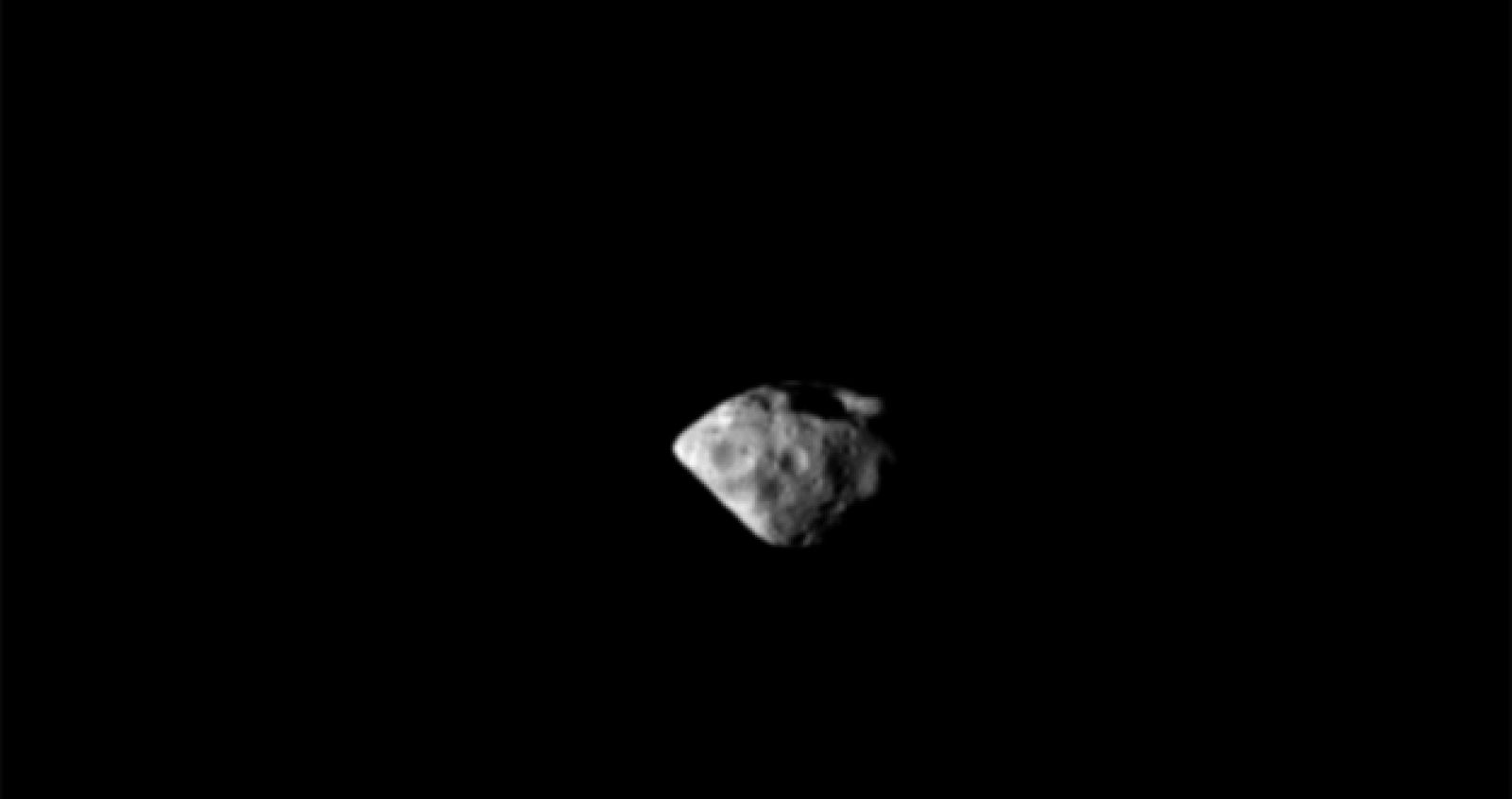 El asteroide Steins, una roca gigantesca con forma de diamante.