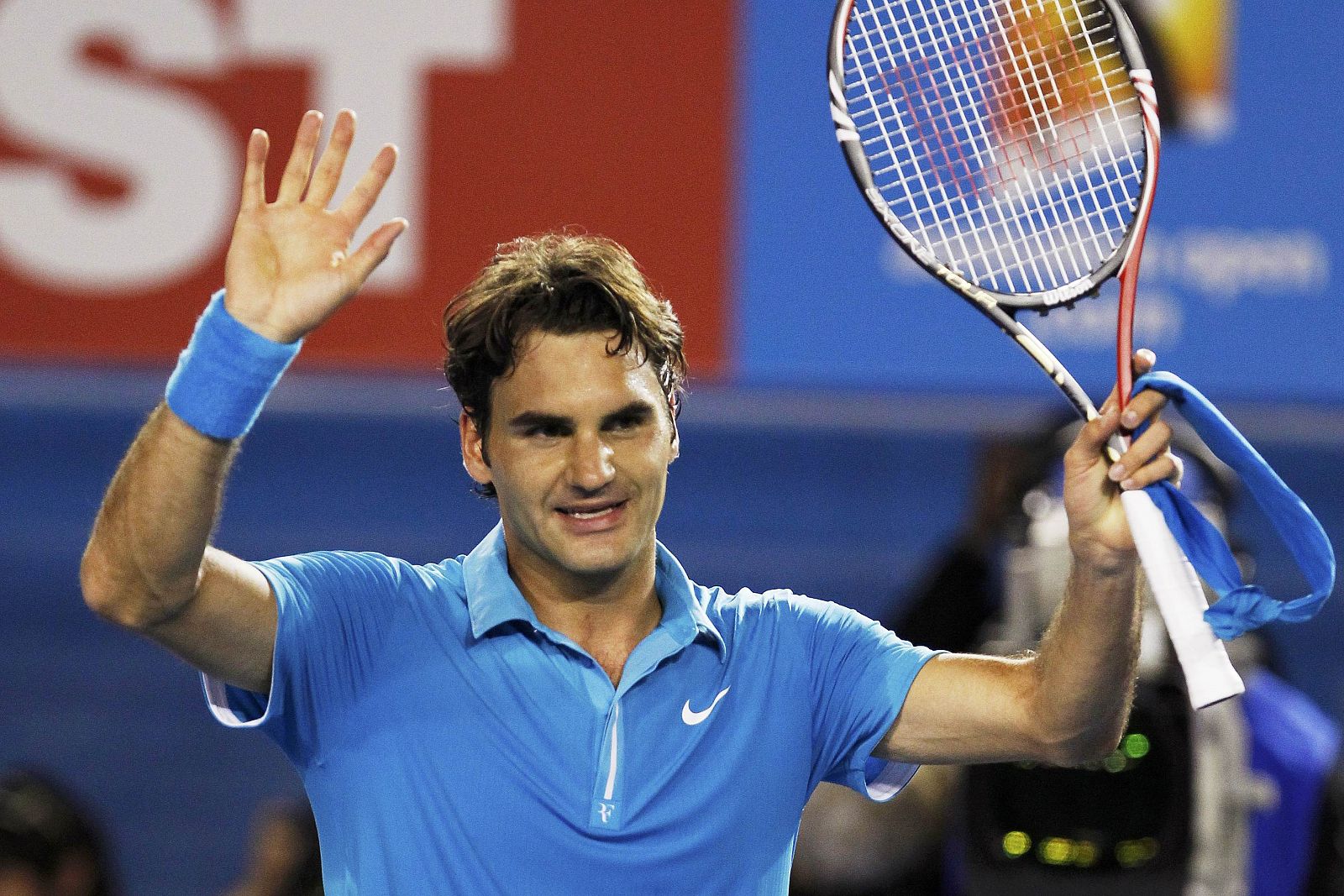 Roger Federer celebra su victoria ante Lleyton Hewitt.
