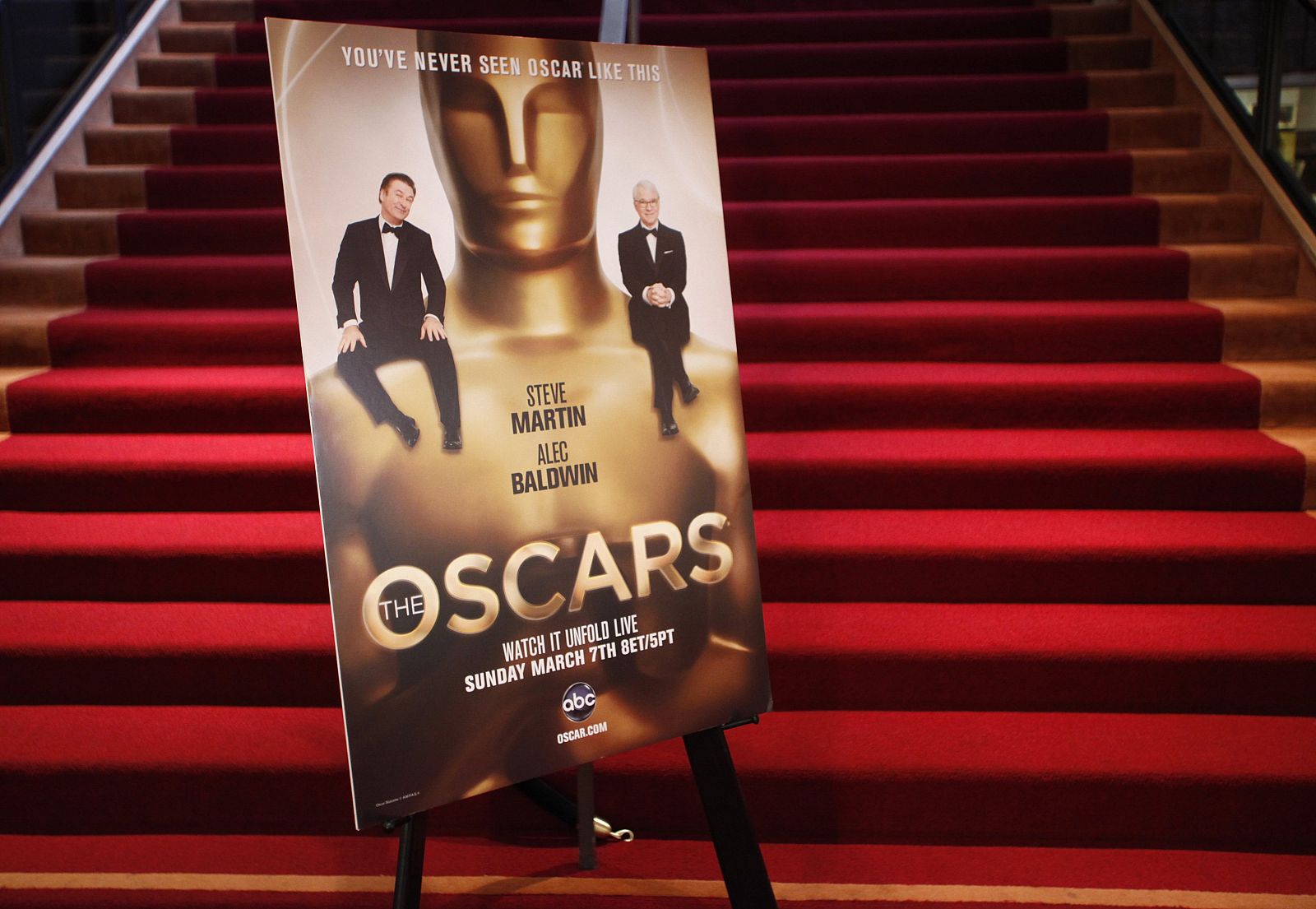 Alec Baldwin y Steve Martin presentan la 82ª edición de los Oscar.