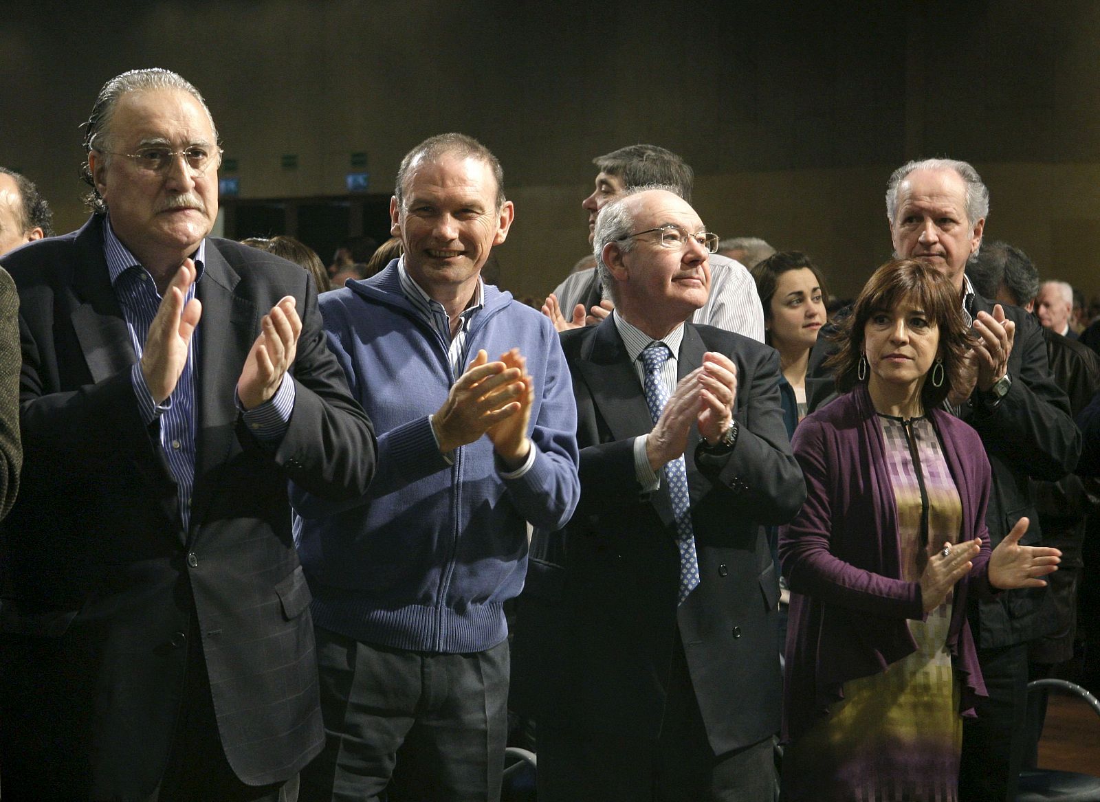 El ex lehendakari José Antonio Ardanza, tercero por la izquierda, en un acto político del PNV el pasado 28 de febrero