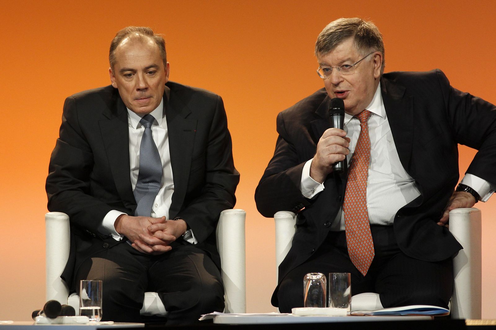 France Telecom's outgoing CEO Lombard and incoming CEO Richard attend a news conference in Paris