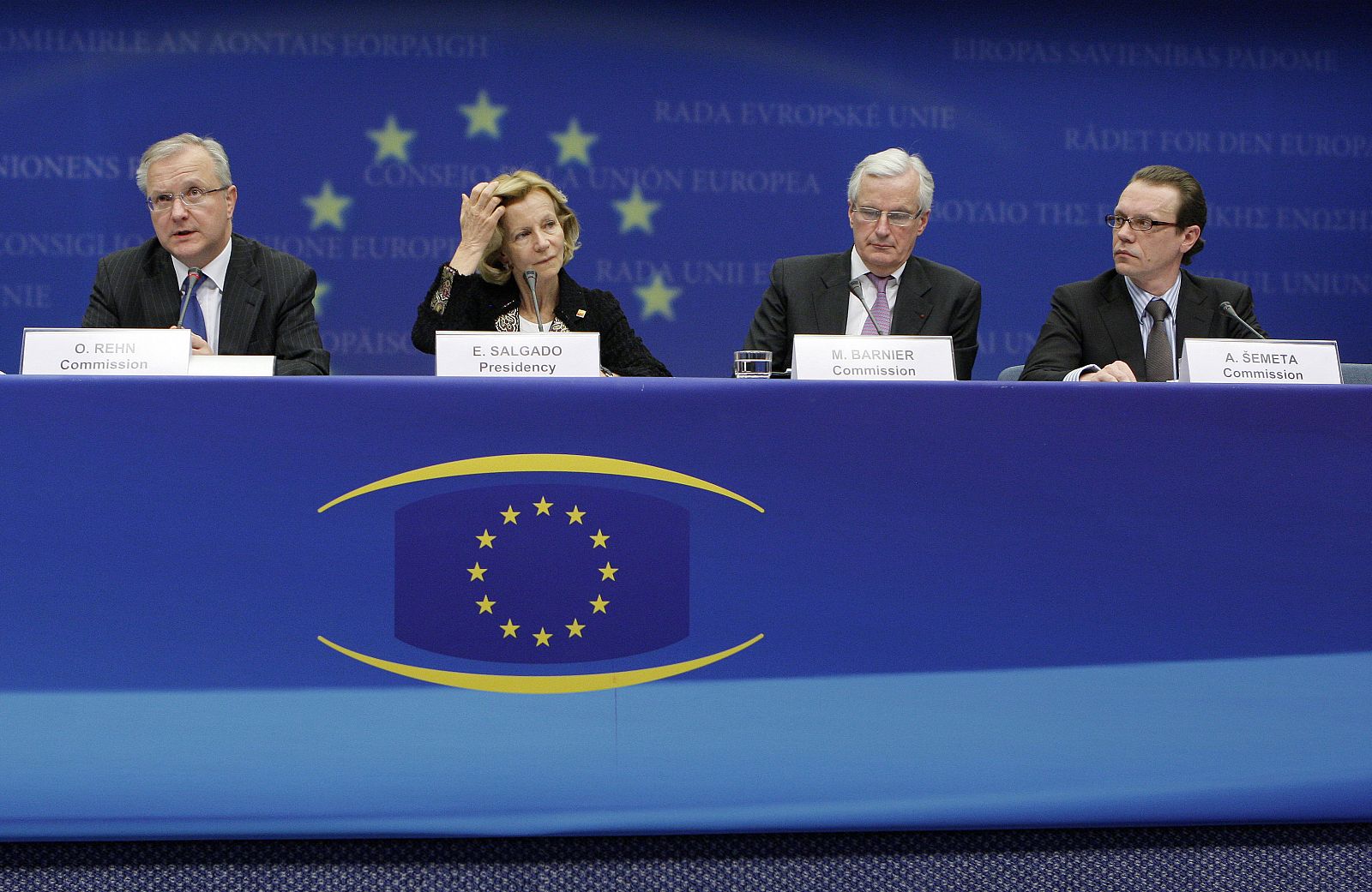 Olli Rehn y Elena Salgado en Bruselas