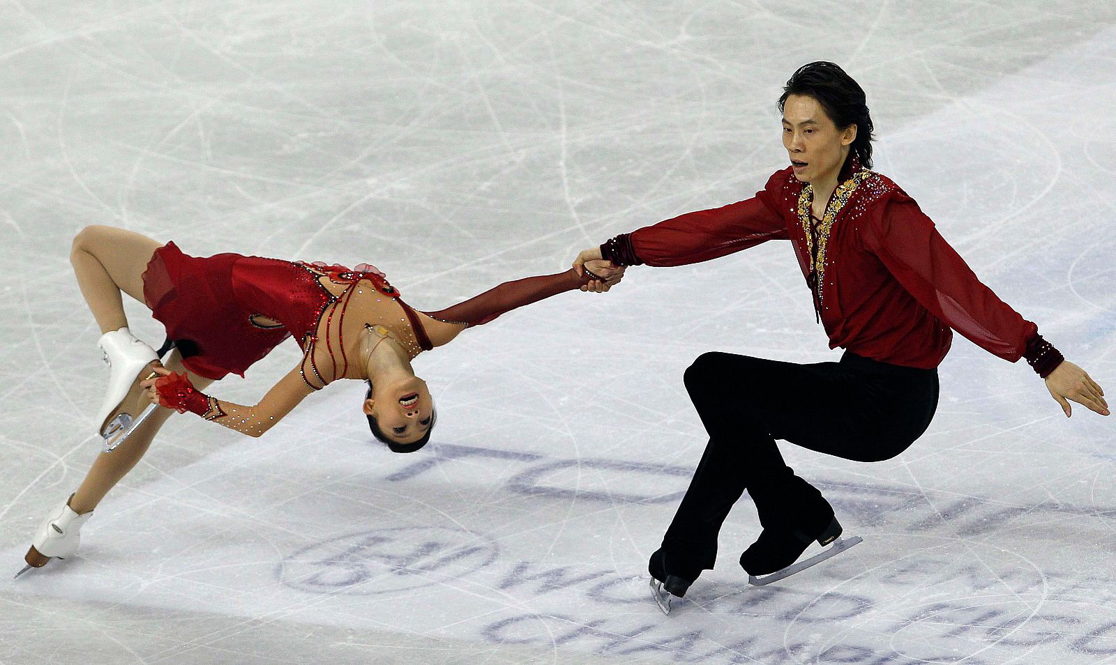 La pareja china, que fue medalla de plata en los Juegos de Vancouver, en el Mundial se ha subido a lo más alto del podio