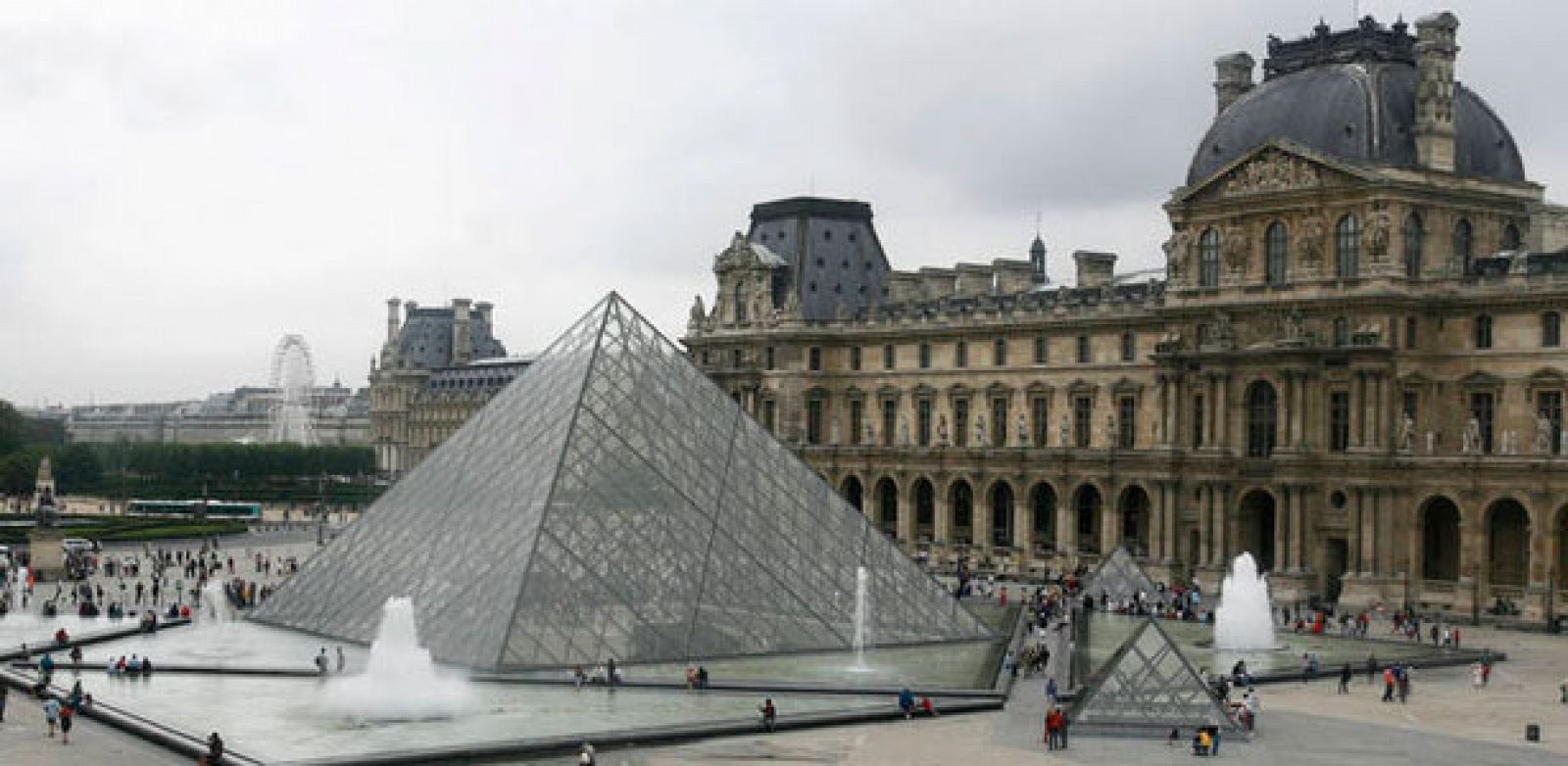 El Museo del Louvre, en París, es el más visitado del mundo.
