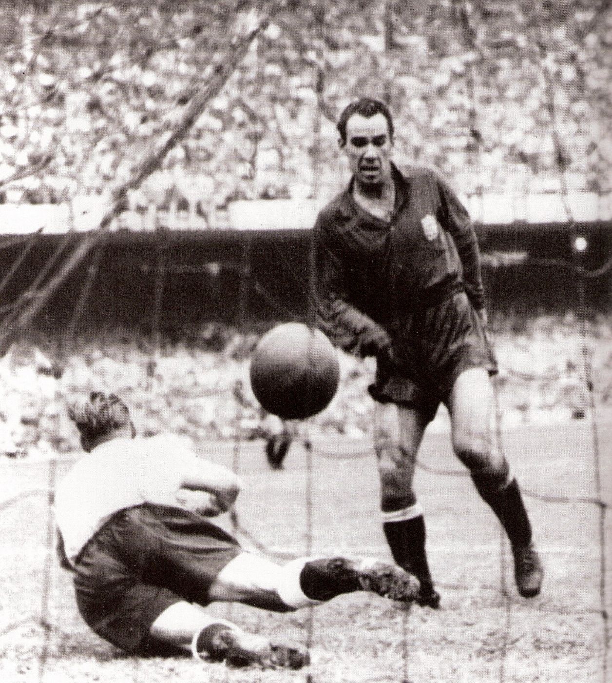 Imagen del mítico gol de Zarra ante Inglaterra en Maracaná.