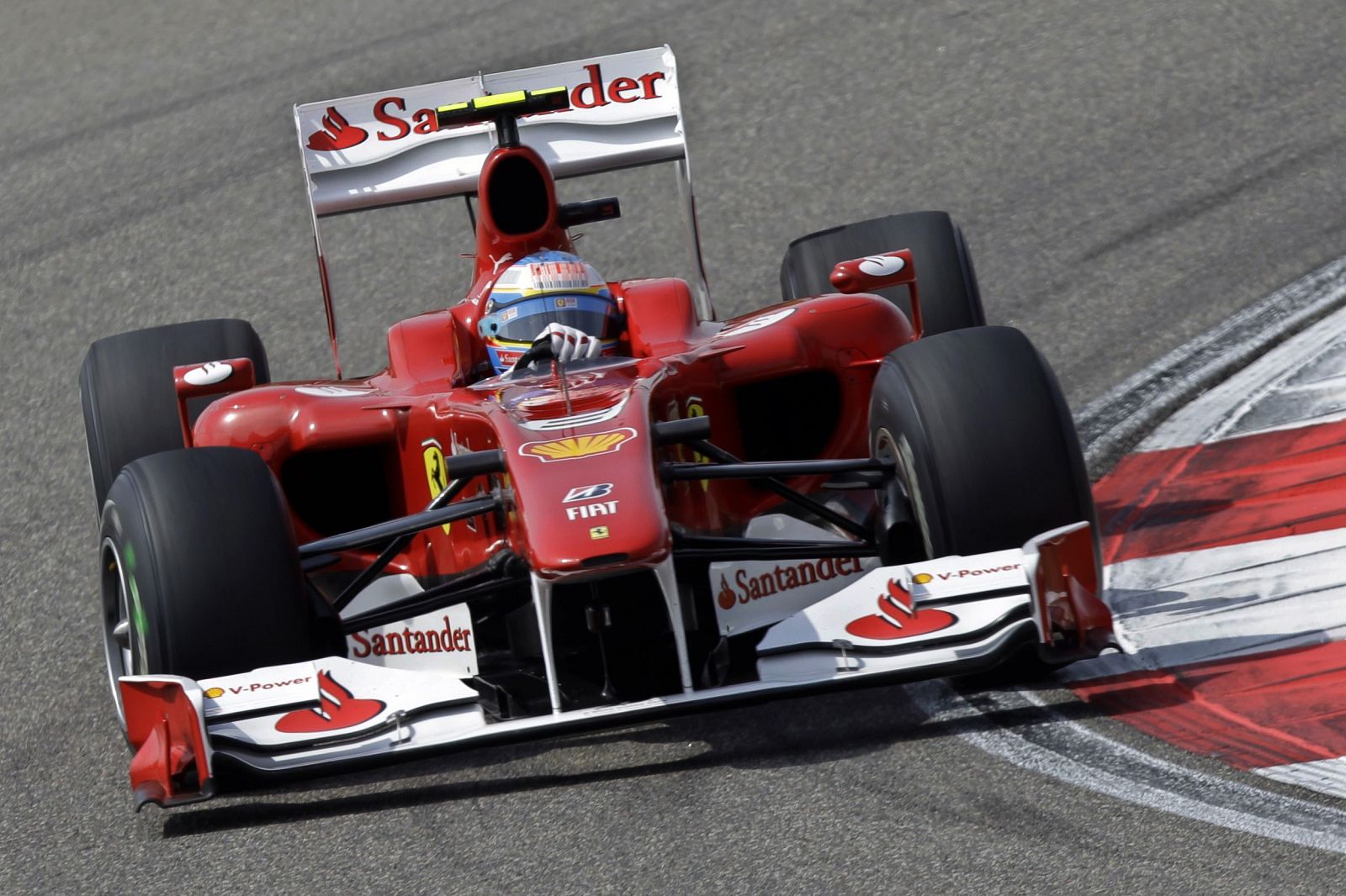 Fernando Alonso sacó el máximo rendimiento de su Ferrari en la clasificación frente al poderío de Red Bull.