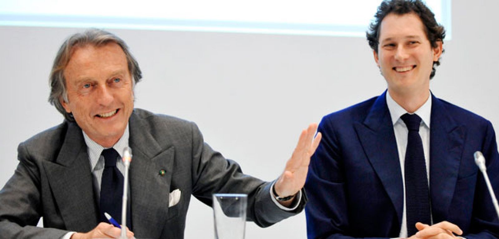 El hasta ahora presidente del Grupo FIAT, Cordero di Montezemolo, ha cedido el testigo a John Elkann, nieto de Giovanni Agnelli.