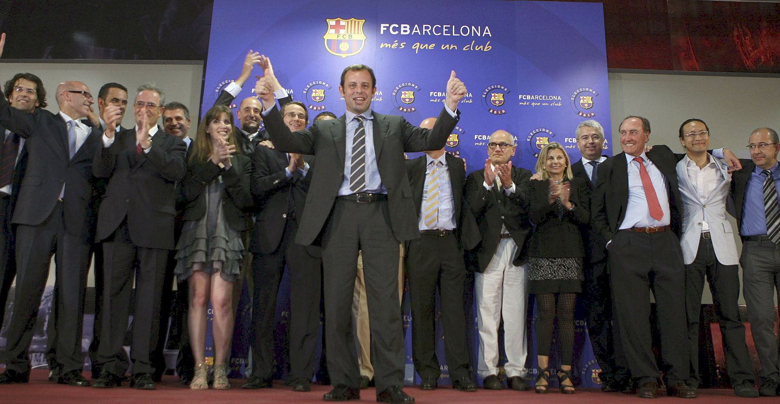 Sandro Rosell pronunció su primer discurso como presidente electo del FC Barcelona.