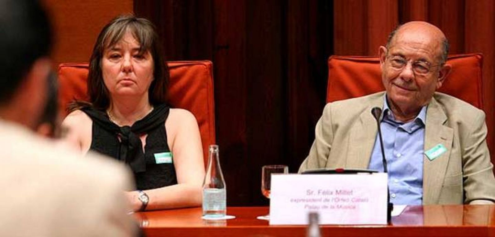 El ex presidente del Palau de la Música Fèlix Millet junto a su abogada Mireia Astort en su comparecencia ante la comisión de investigación.