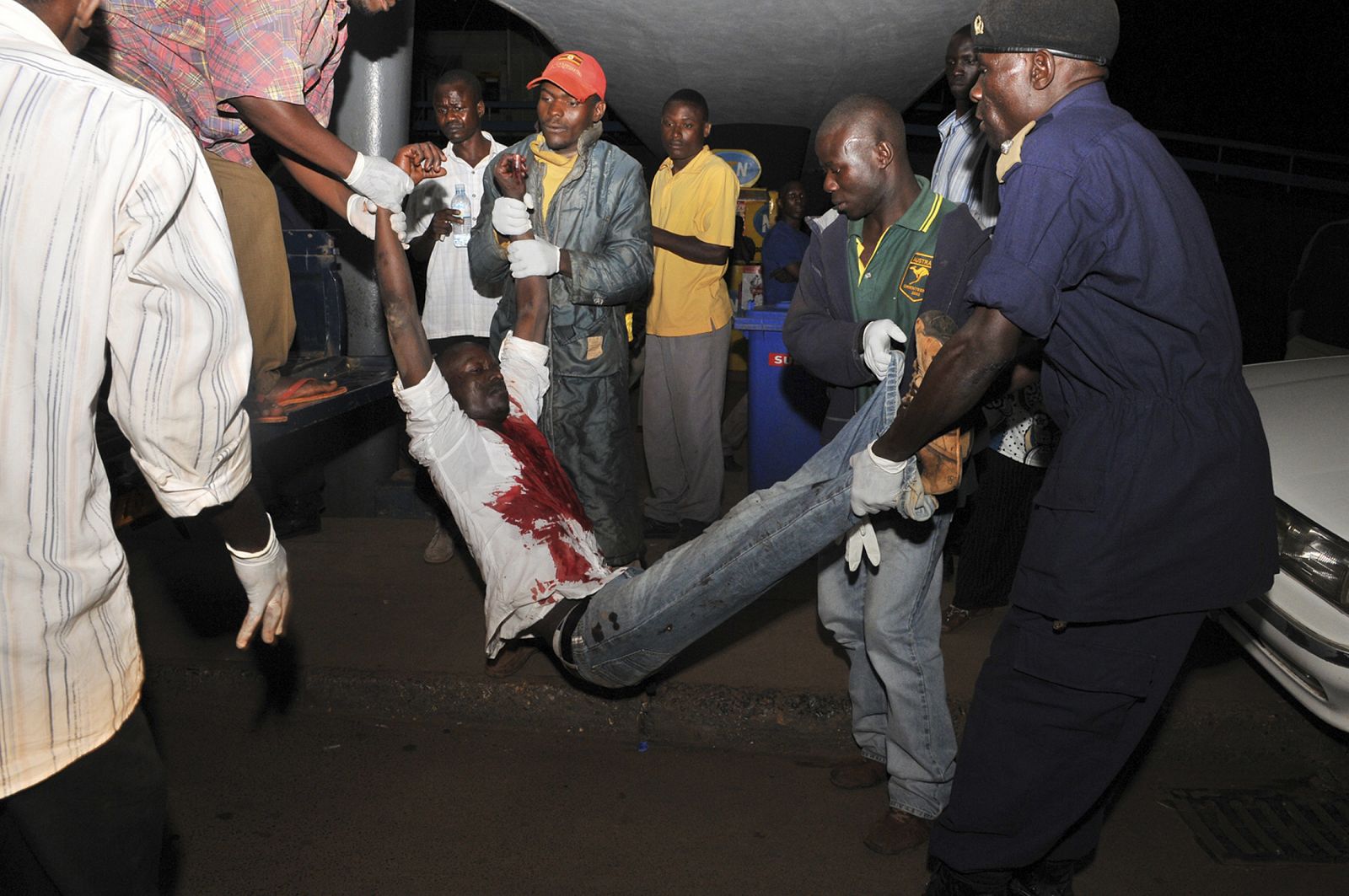 Al menos 23 personas han muerto dos atentados en Uganda