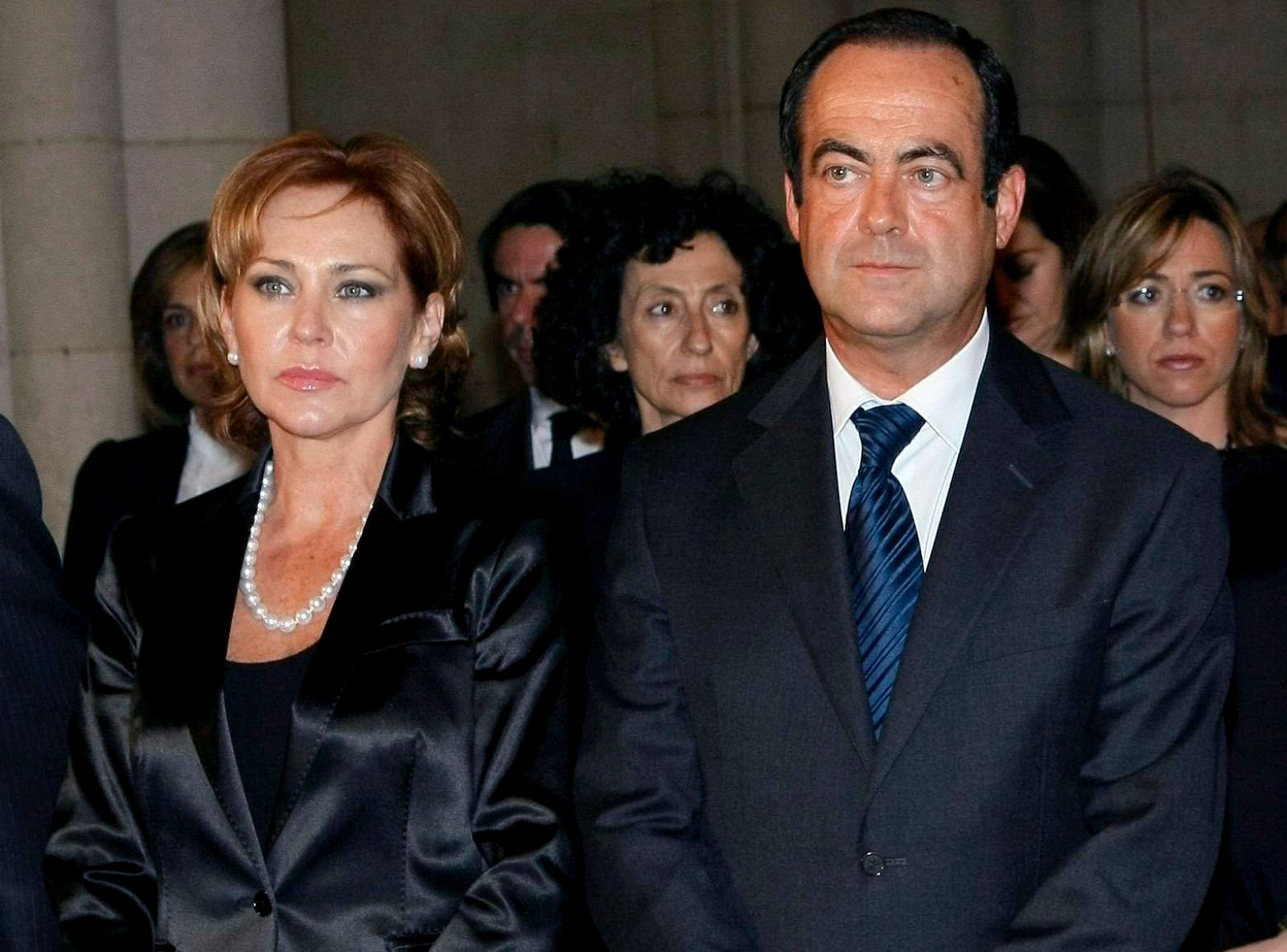 Ana Rodríguez junto a José Bono, durante el funeral por el ex presidente del Gobierno Calvo Sotelo, en 2008.