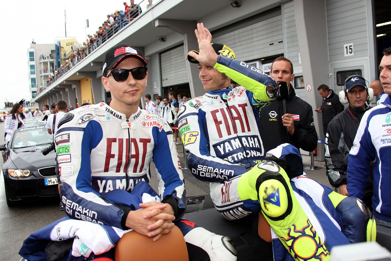 Jorge Lorenzo y Valentino Rossi, con cara de pocos amigos.