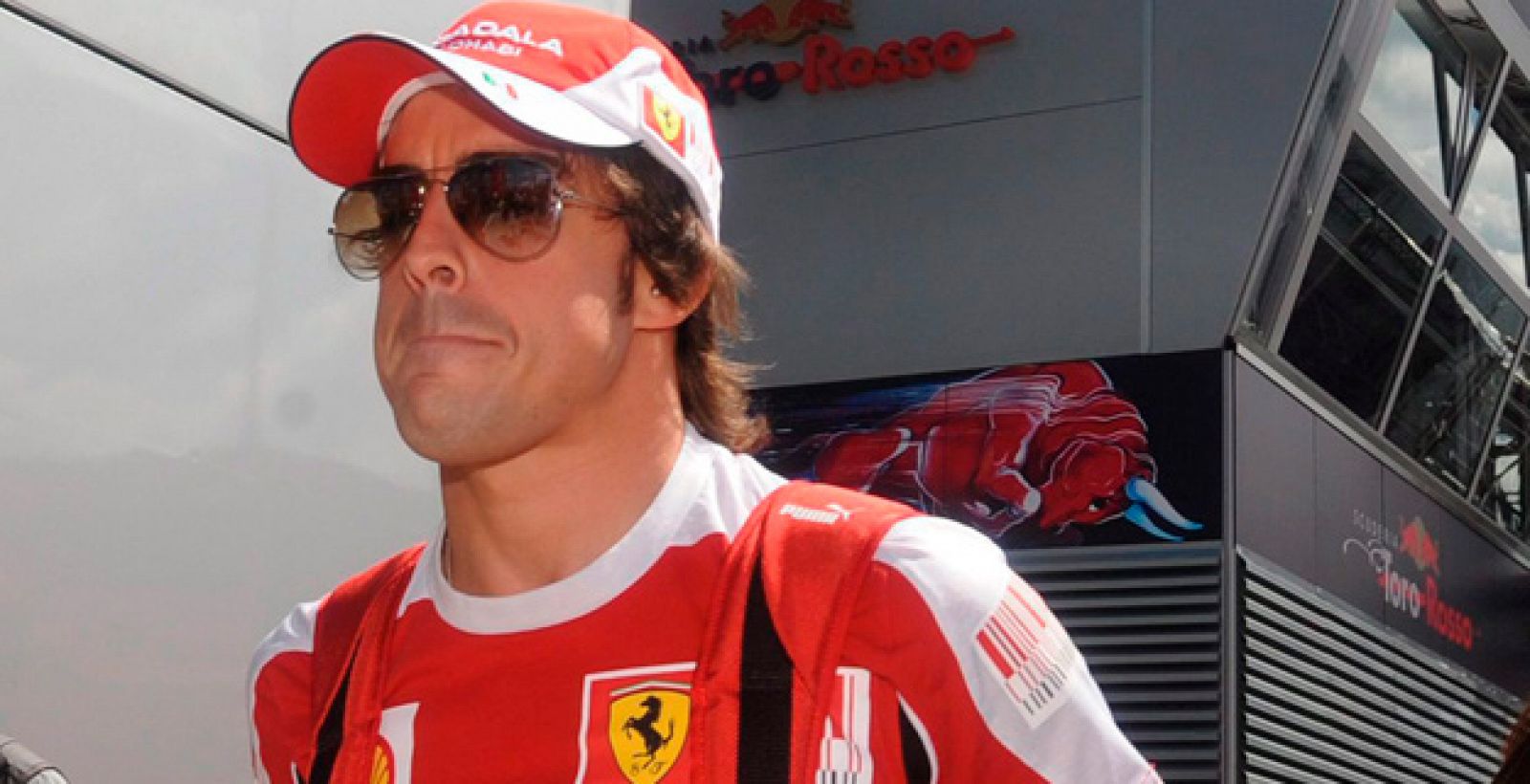 Fernando Alonso huye de polémicas y está centrado en Hungría.