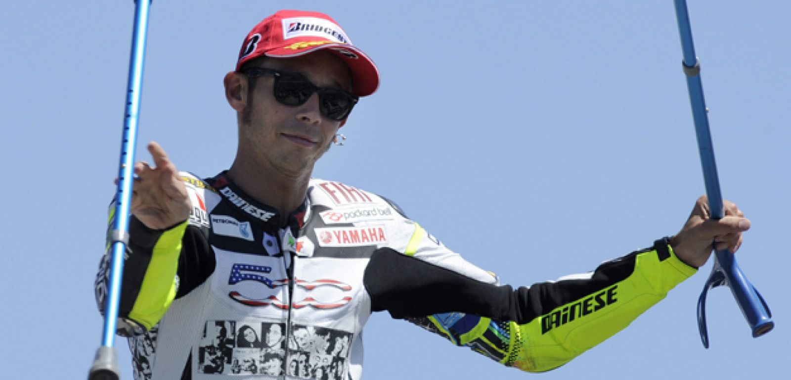 Rossi llega al circuito donde logró su primera victoria.