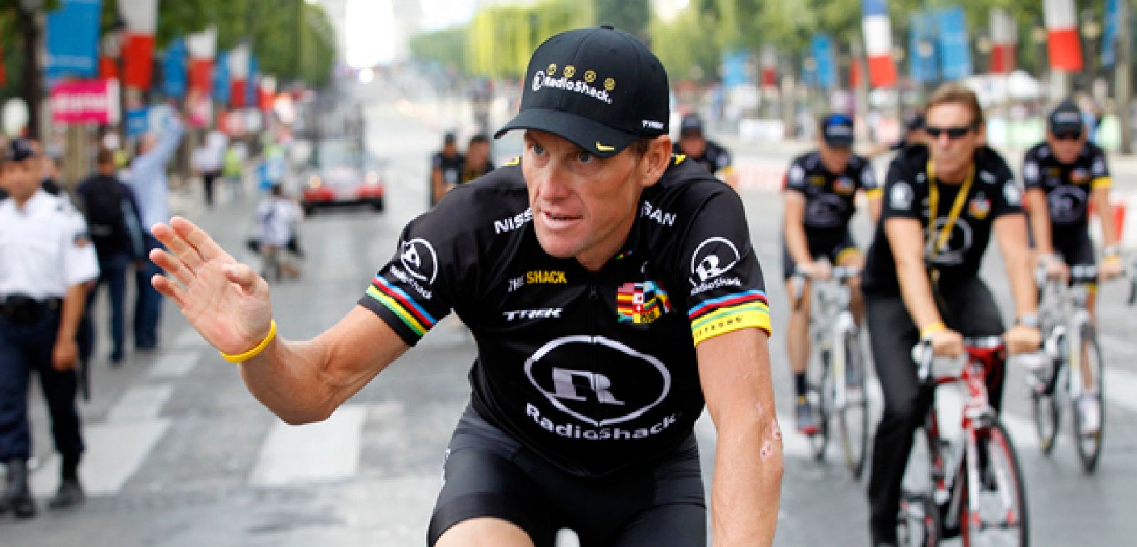 La carrera de Armstrong siempre ha estado salpicada de acusaciones sobre dopaje