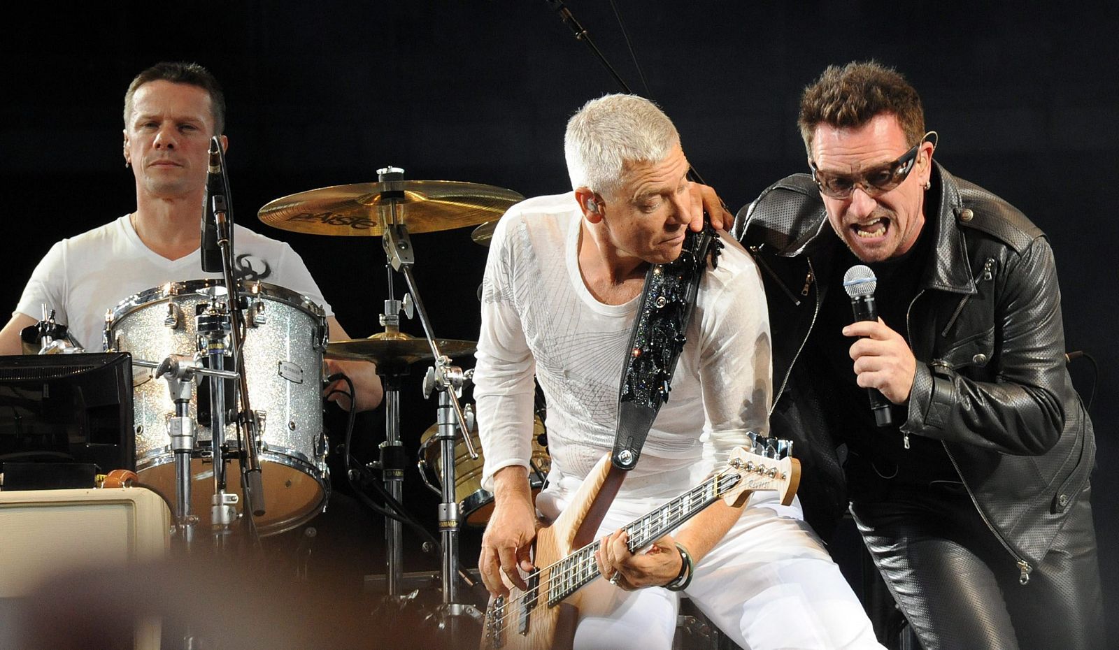 Los integrantes de la banda de rock U2