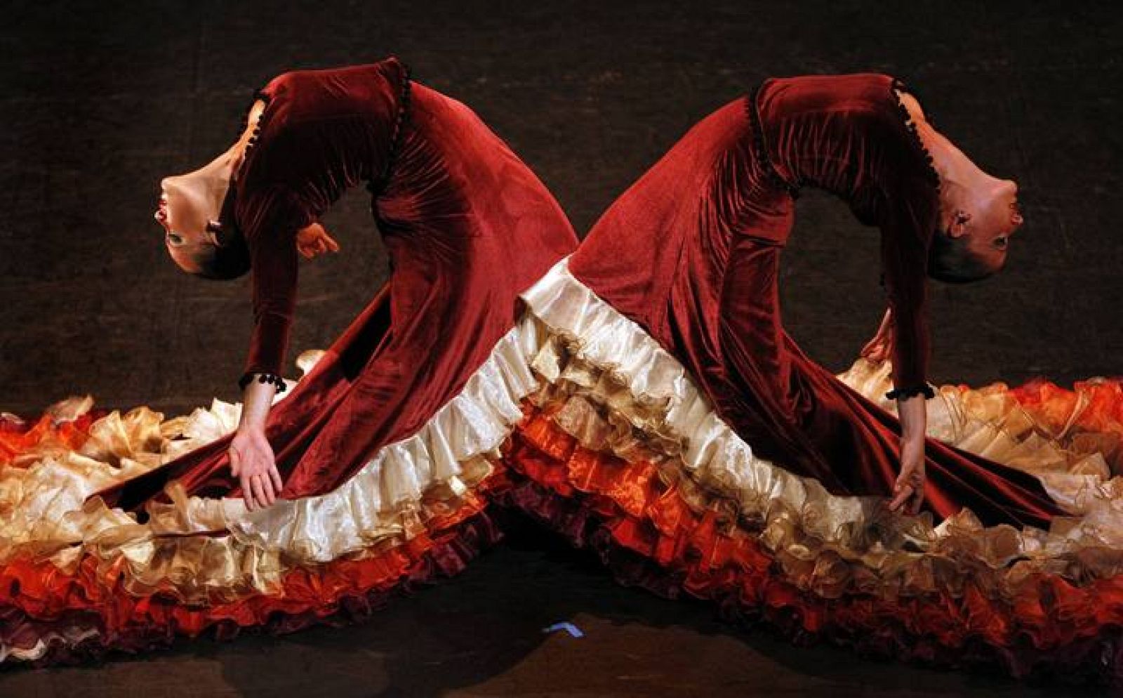 Dos bailarinas de flamenco del Teatro  Miguel Vargas durante su actuación en el Festival Internacional de Edimburgo