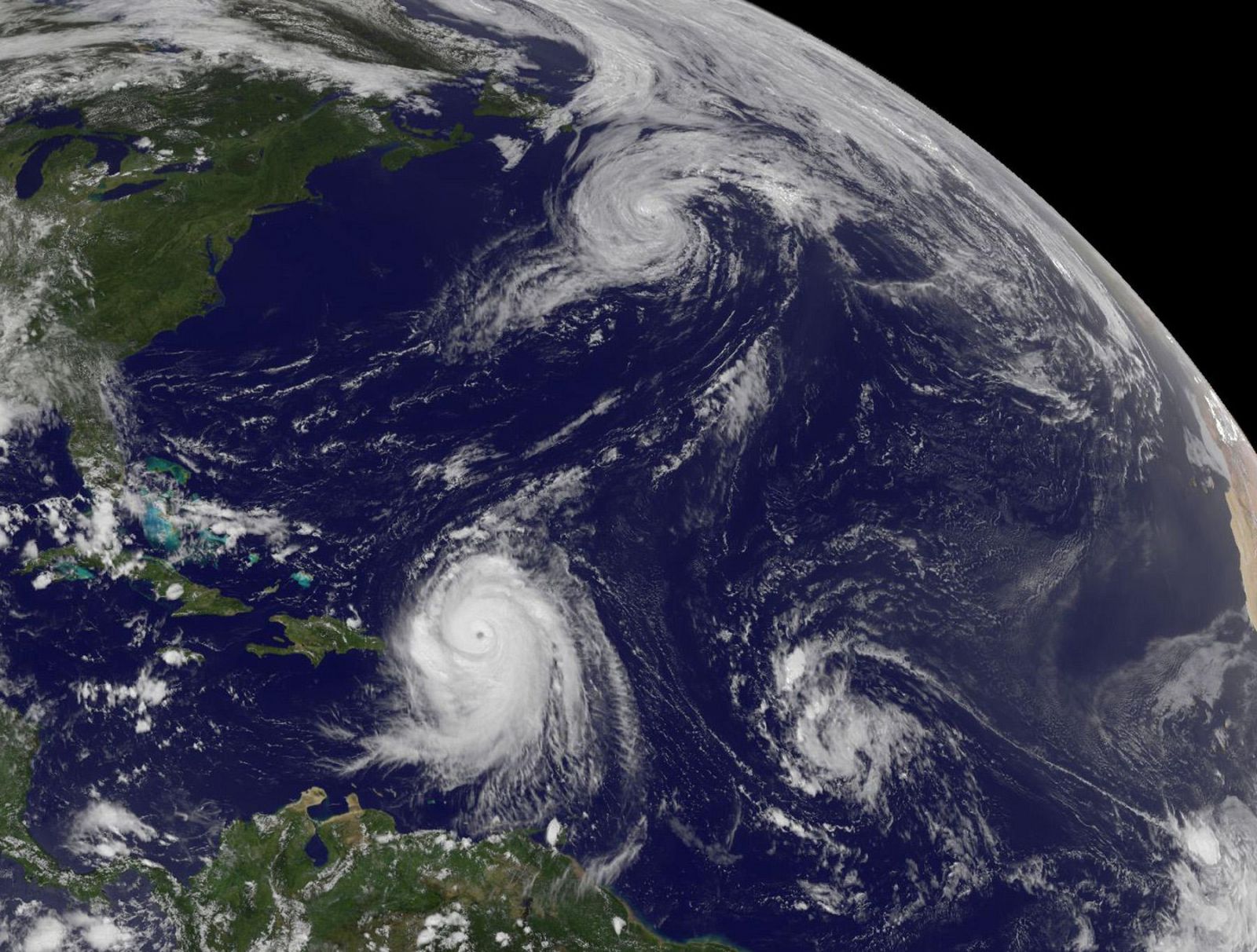 Imagen del huracán Earl acercándose a las costas de EE.UU..