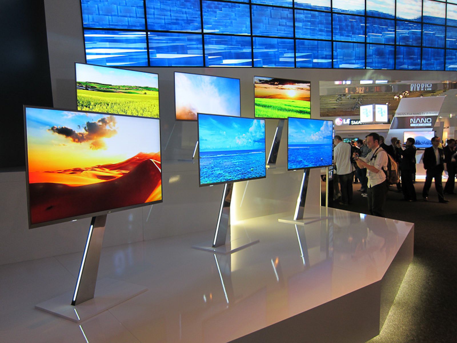 Los televisores ultrafinos, de grandes dimensiones, sobresaliente calidad de imagen y sobre todo los provistos de tecnología 3D fueron los principales protagonistas en la última edición IFA 2010