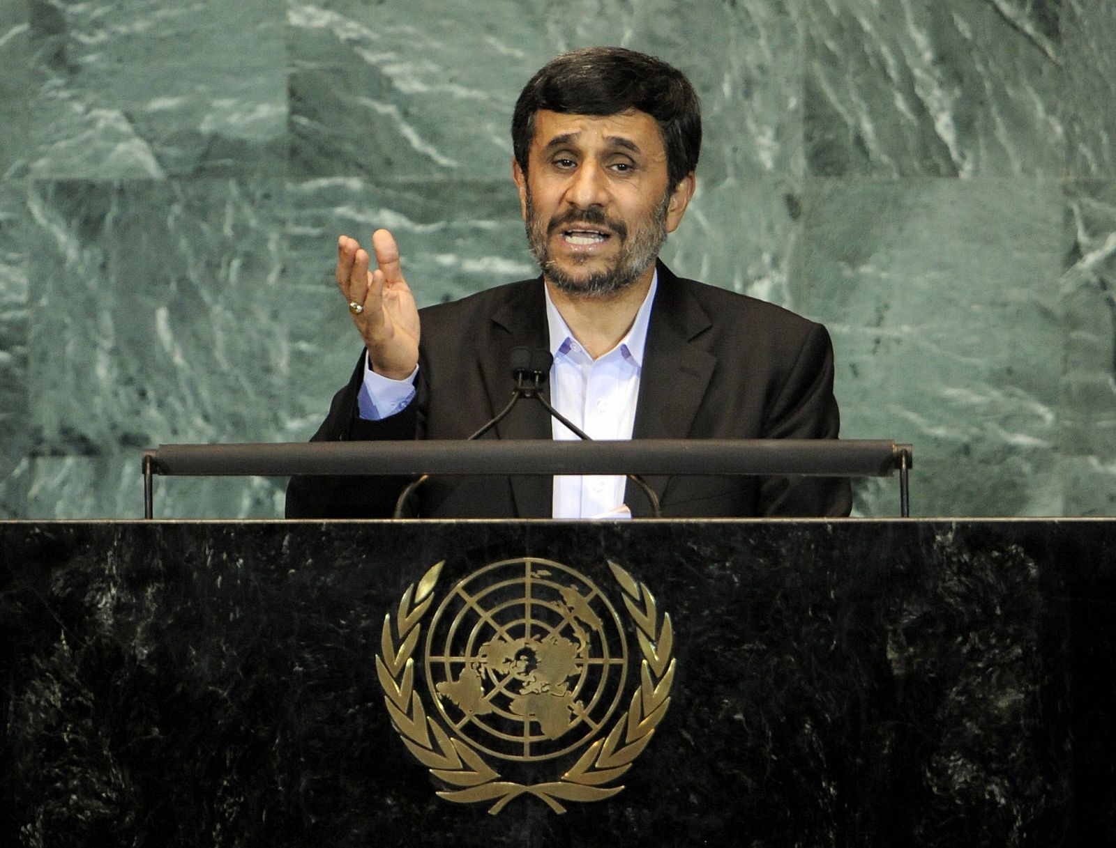 El presidente de Irán, Mahmoud Ahmadinejad, habla en el inicio de los debates de la 65 Asamblea General de las Naciones Unidas en Nueva York.