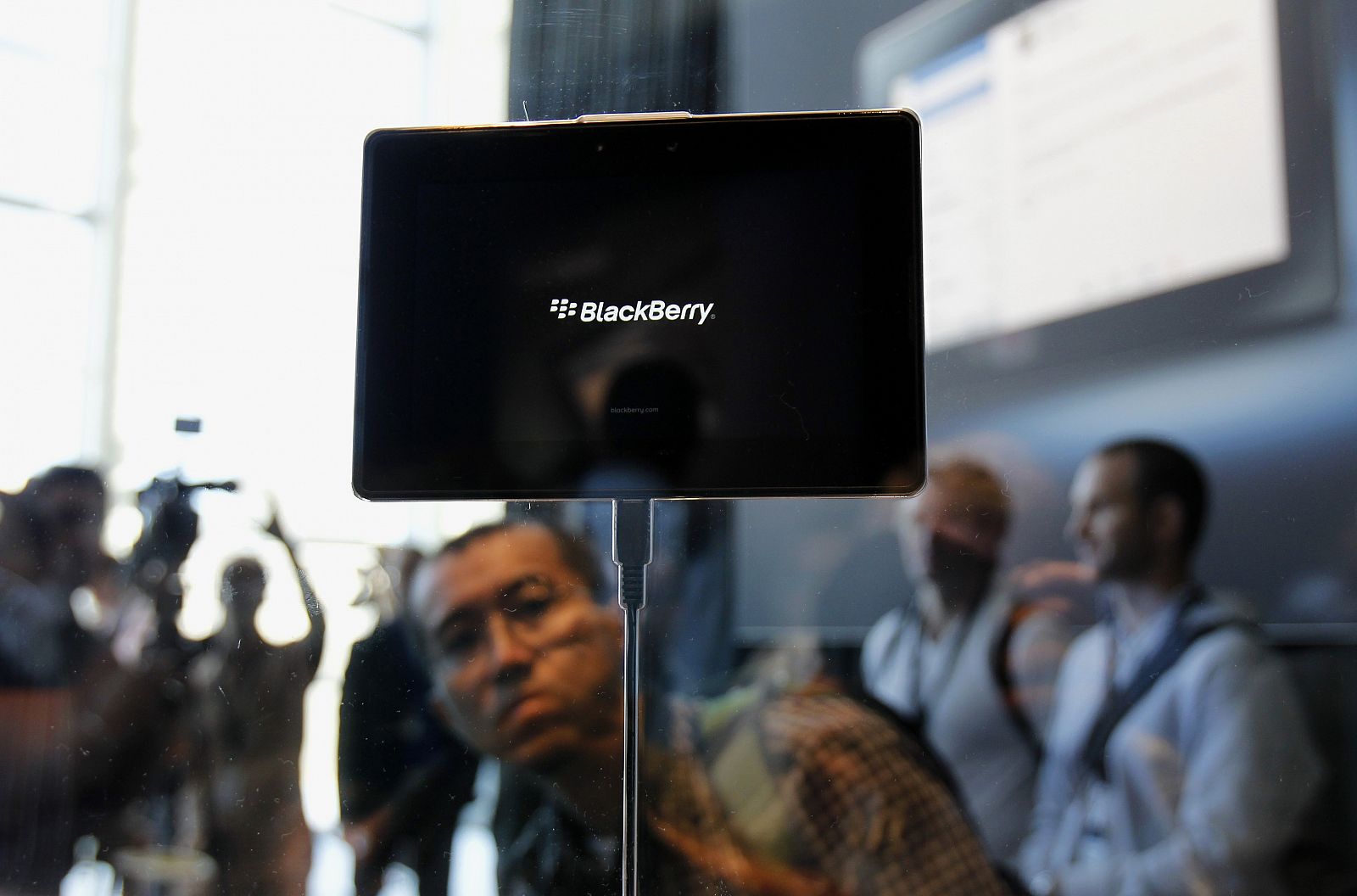 Los asistentes a la feria informática de San Francisco han visto la nueva tableta Blackberry PlayBook.