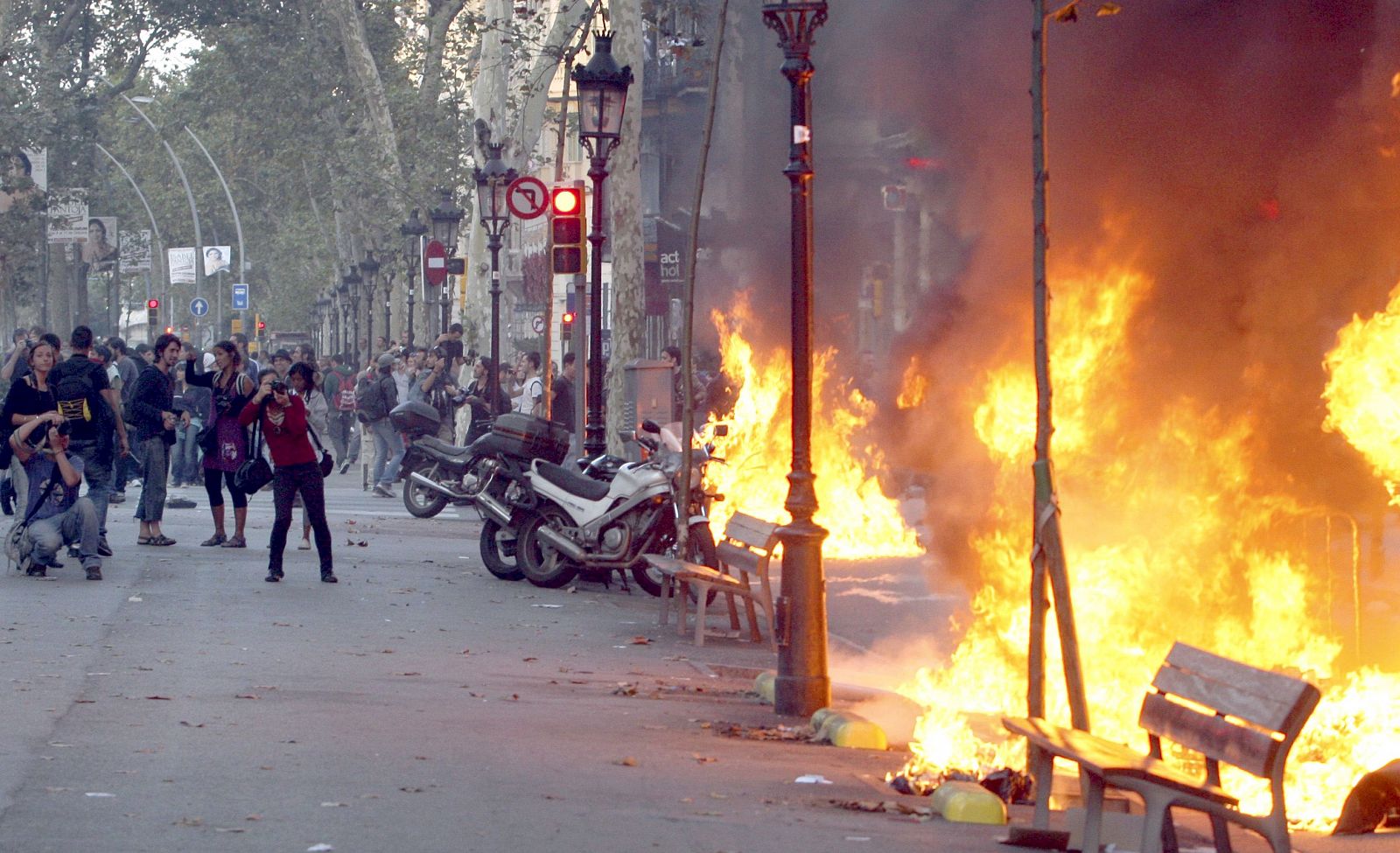 DISTURBIOS DURANTE LA HUELGA GENERAL EN BARCELONA