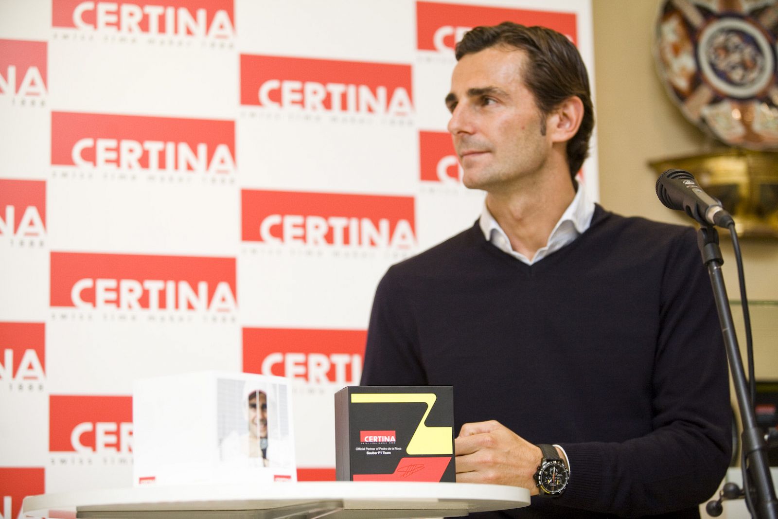 Pedro De la Rosa, en la presentación de un modelo de reloj que lleva el nombre del piloto catalán.