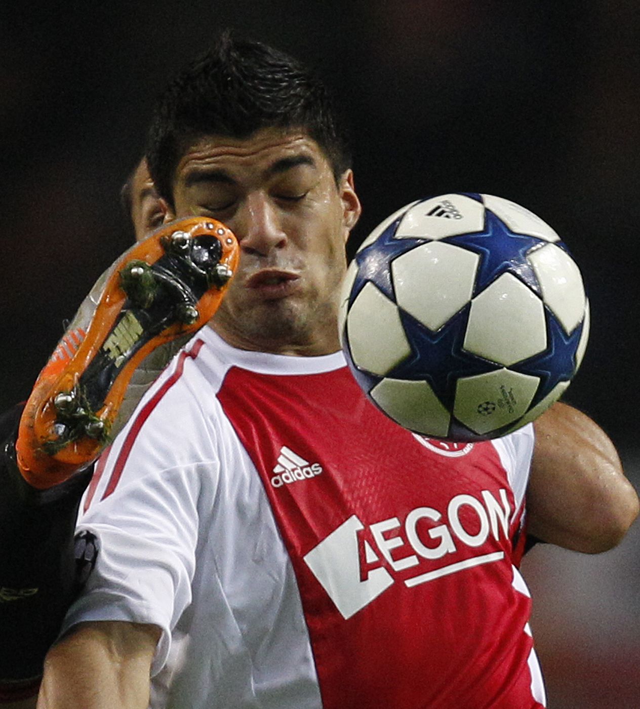 El jugador del Ajax de Amsterdam Luis Suárez, durante un encuentro de esta fase en la Liga de Campeones.