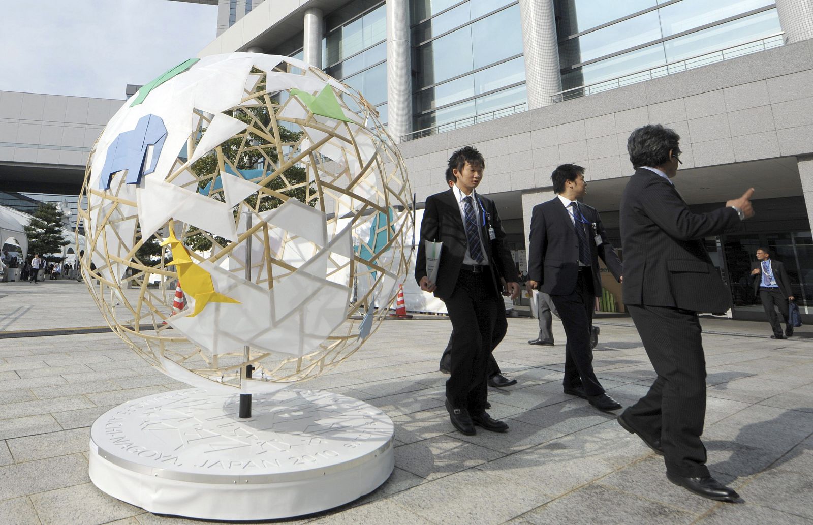 Delegados japoneses acuden a la Conferencia de las Partes sobre Biodiversidad