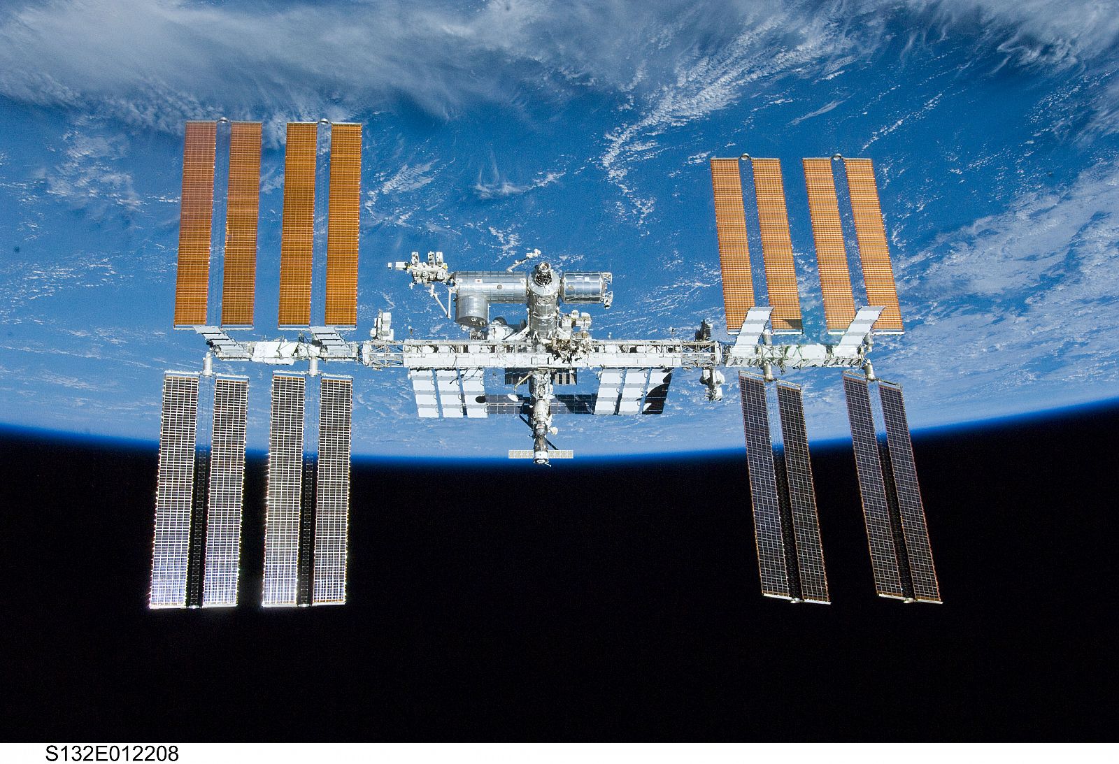 La Estación Espacial Internacional en su configuración actual, tras la visita del Atlantis en la misión STS-132 en mayo de 2010