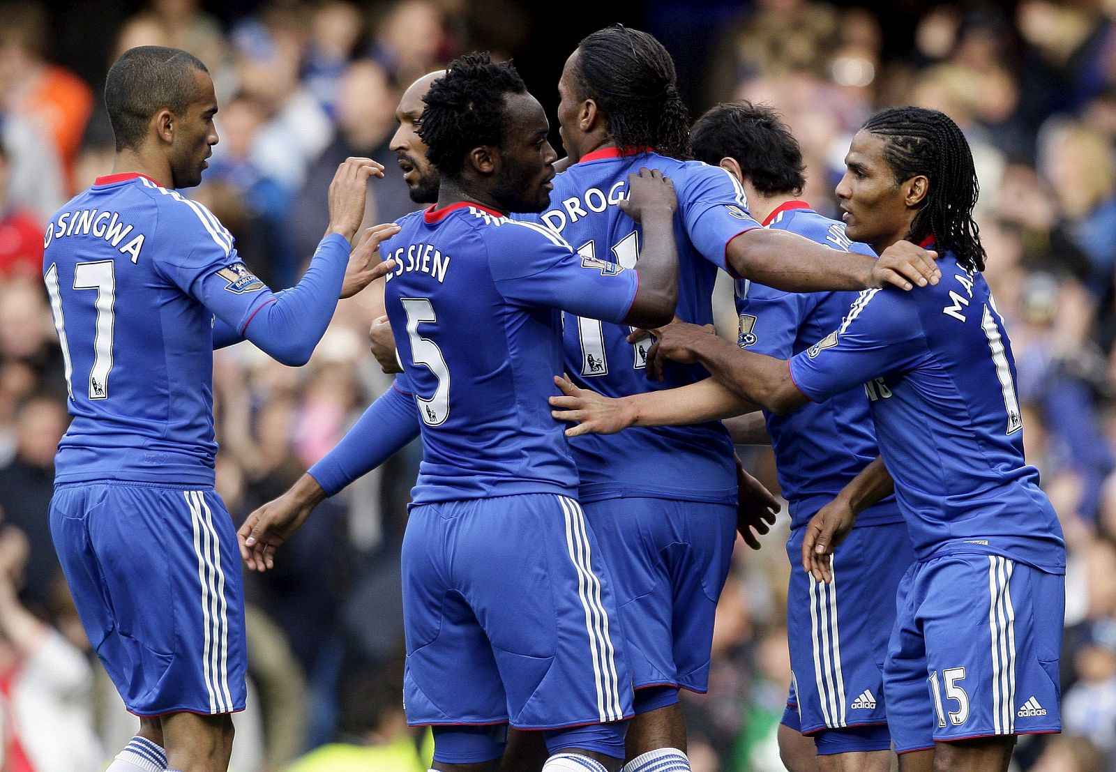 El Chelsea sigue líder de la Premier League inglesa