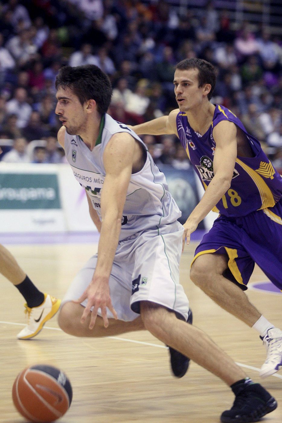 El base del DKV Joventut Josep Franch, en un lance del partido frente al Blancos de Rueda Valladolid.