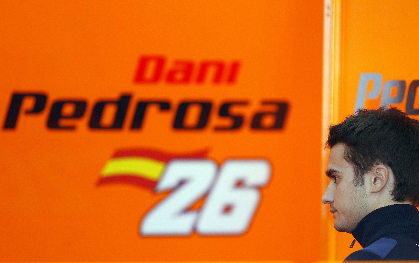 Dani Pedrosa durante los entrenamientos de cara al Mundial de MotoGP 2011 en en el circuito Ricardo Tormo de Cheste.