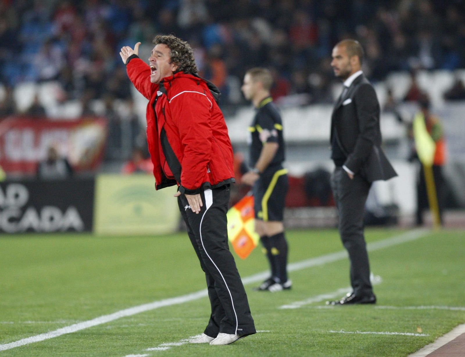 El entrenador del Almería, Juan Manuel Lillo (i).