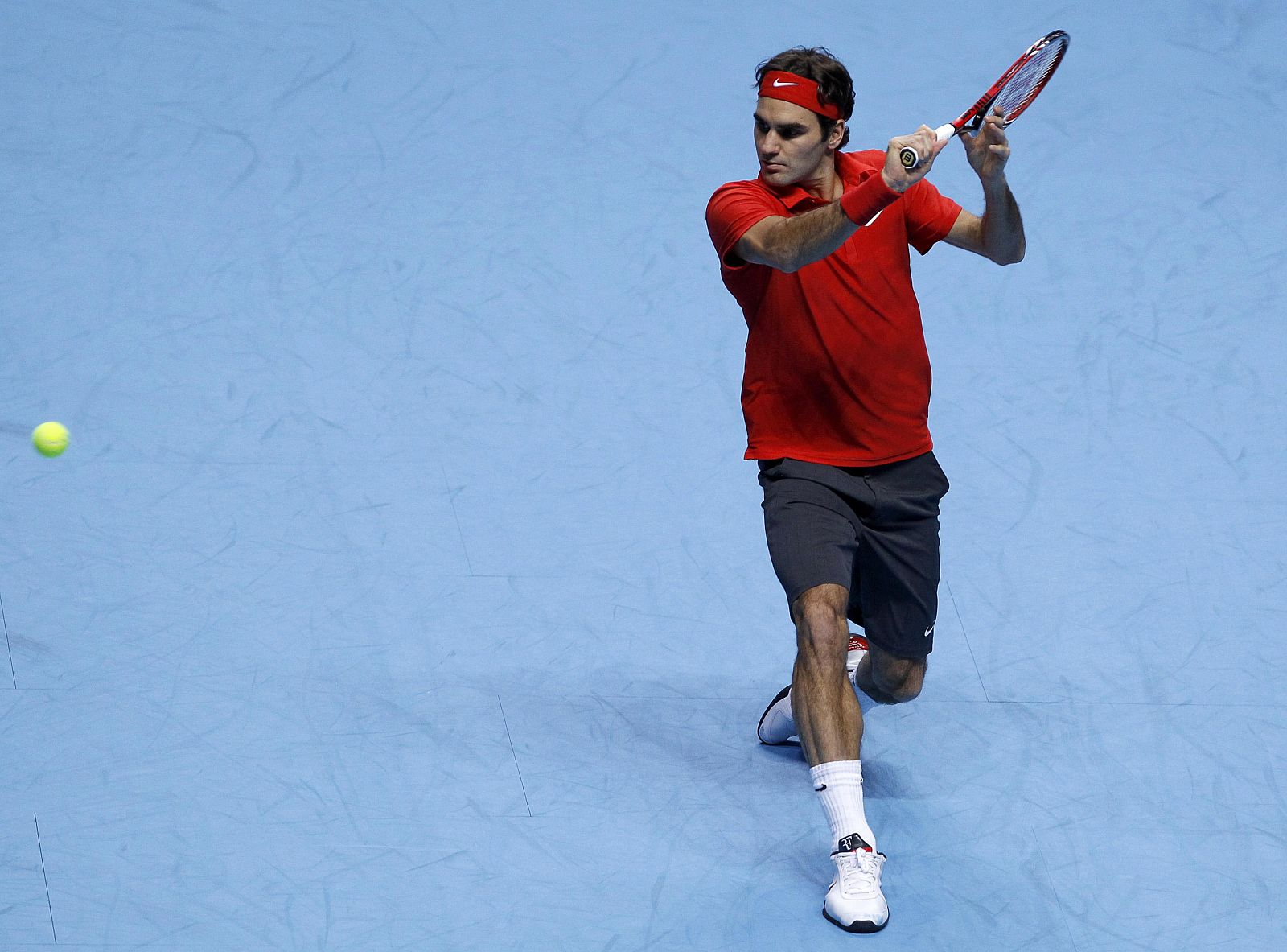 Federer consiguió su segunda victoria en la Copa Masters, tras derrotar al escocés Andy Murray.