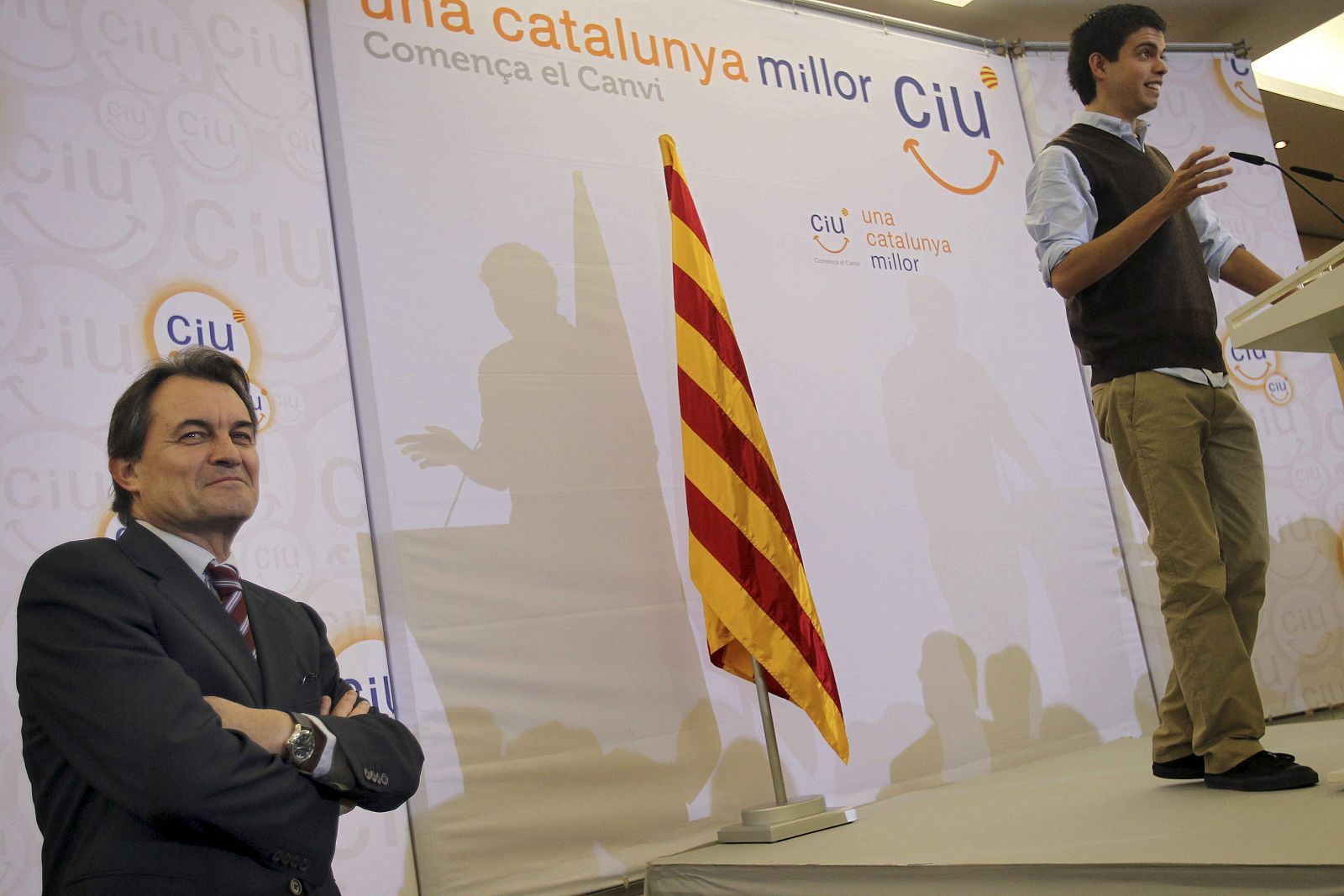 El candidato de Convergencia i Unió a la presidencia de la Generalitat, Artur Mas, ha sugerido  que la formación de un Govern fuerte de CiU generaría "confianza" en el entorno