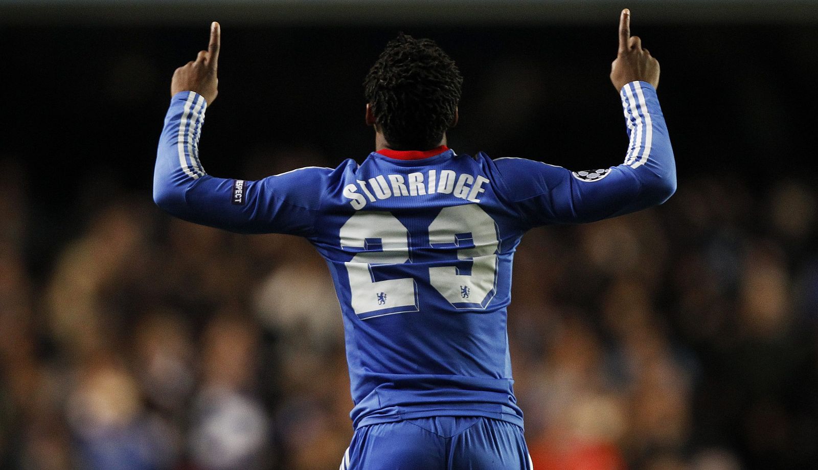 El jugador del Chelsea, Daniel Sturridge, celebra un tanto en Stamford Bridge.