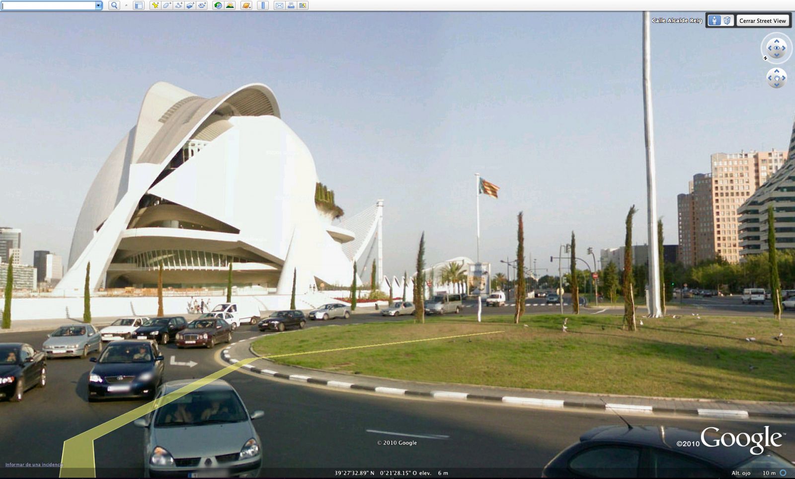 En Google Earth 6 la función Street View funciona de forma casi idéntica a como lo hace en Google Maps