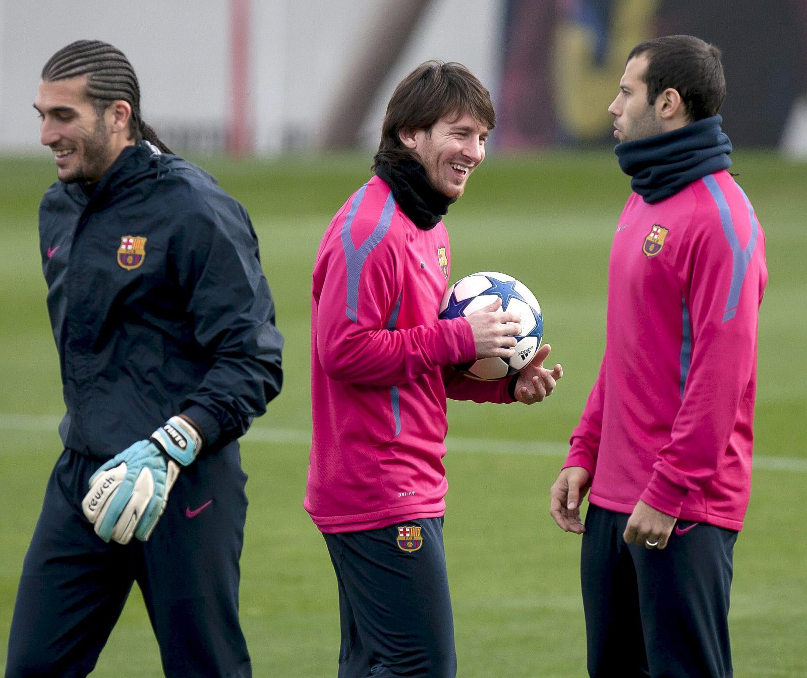 Pinto, a la izquierda, en un entrenamiento del FC Barcelona.