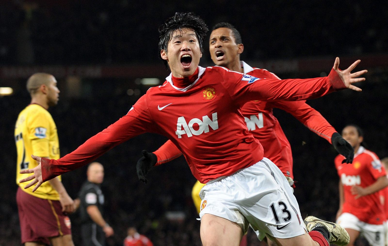 El jugador Ji Sung Park del Manchester United celebra su gol frente al Arsenal.