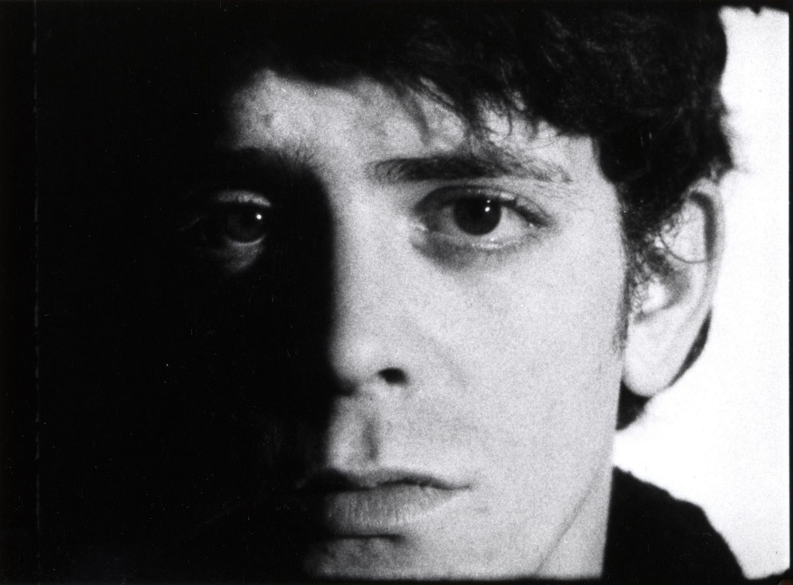 Andy Warhol. Screen Test: Lou Reed (1966). 16mm film (black and white, silent). 4 min. at 16fps @ 2010 The Andy Warhol Museum, Pittsburgh, PA, a museum of Carnegie Institute. All rights reserved. Film still courtesy of The Andy Warhol Museum.@ 2010 The Andy Warhol Museum, Pittsburgh, PA