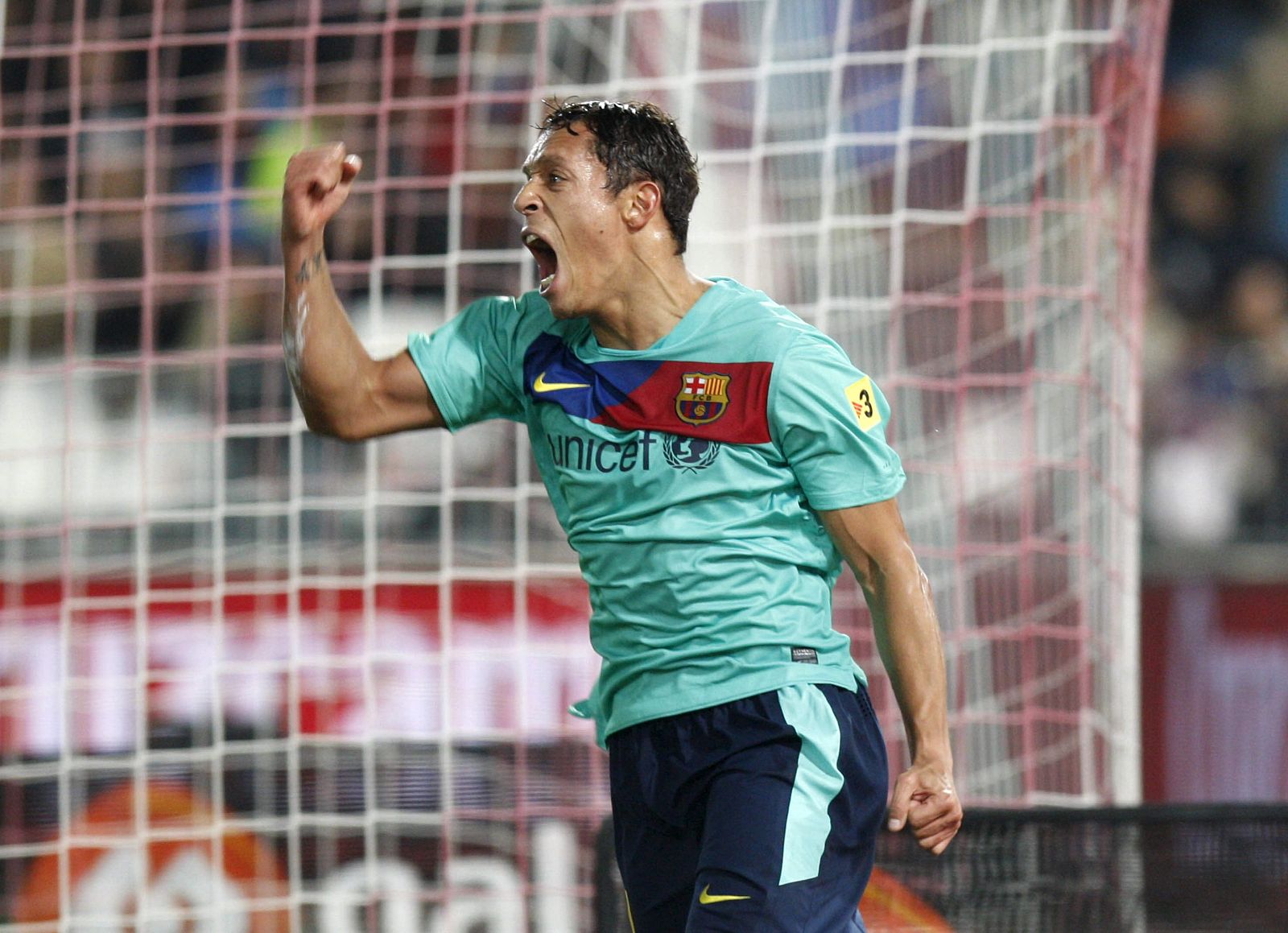 Adriano Correia celebra su primer gol marcado con la camiseta del Barça.