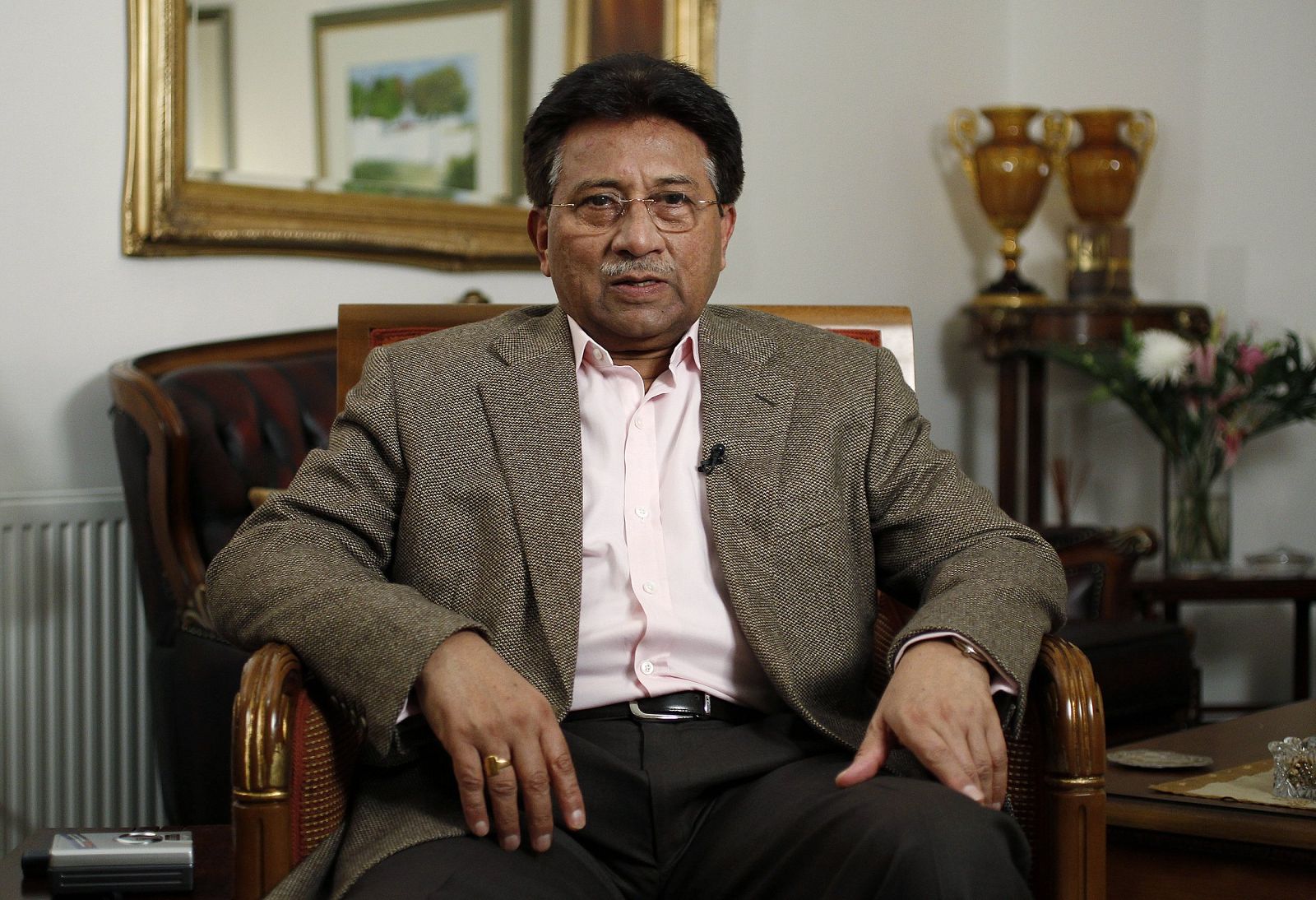 El expresidente paquistaní, Pervez Musharraf, en una entrevista en Londres