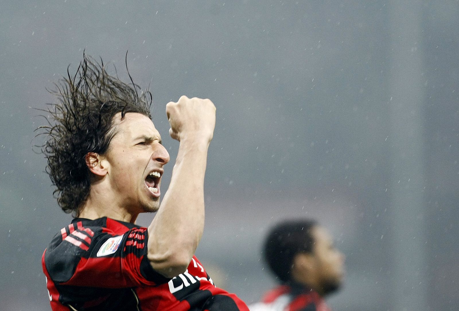 Ibrahimovic, de 29 años, aspira a terminar su carrera en el AC Milan.