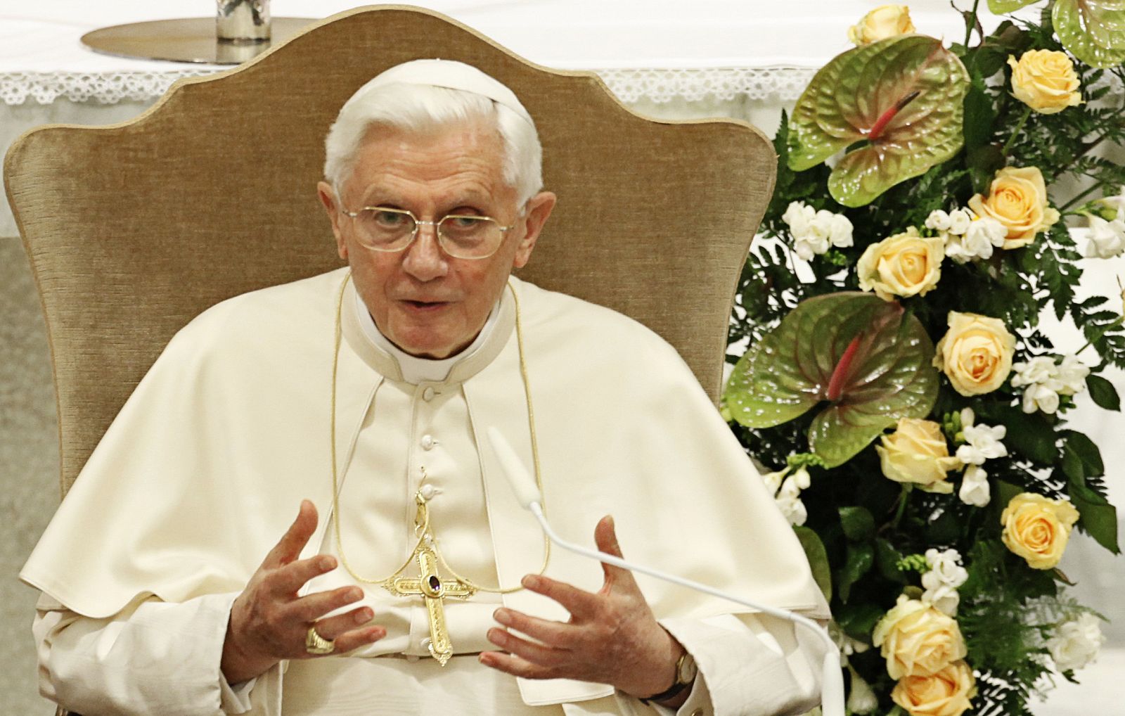El papa Benedicto XVI contestará a las preguntas de los espectadores en un programa de la televisión italiana.