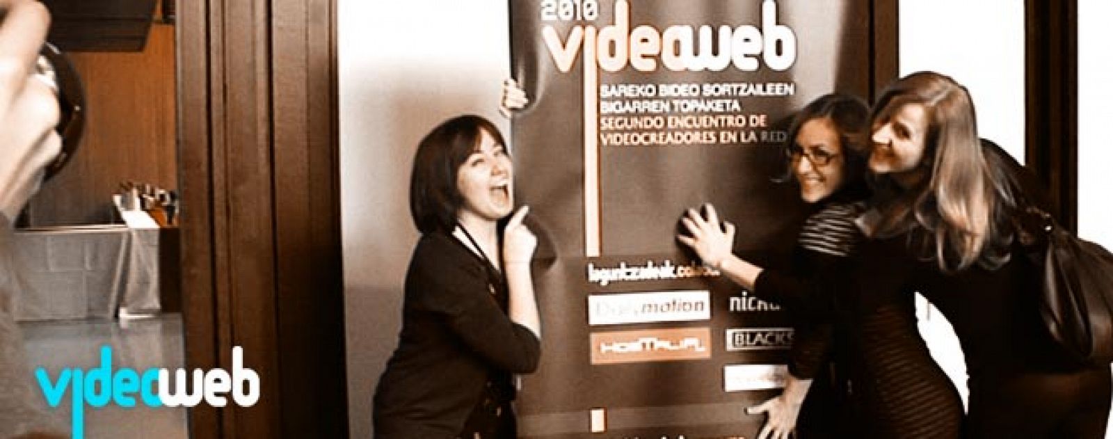 Imagen de algunas de las participantes en la segunda edición del encuentro Videoweb, que tuvo lugar en 2010. La tercera edición tendrá lugar en Bilbao el 19 de marzo de 2011.