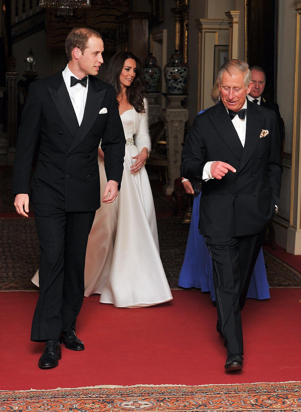 Guillermo y Catalina, duques de Cambridge, acuden a la fiesta nocturna para celebrar su enlace junto al príncipe Carlos y la duquesa de Cornualles.